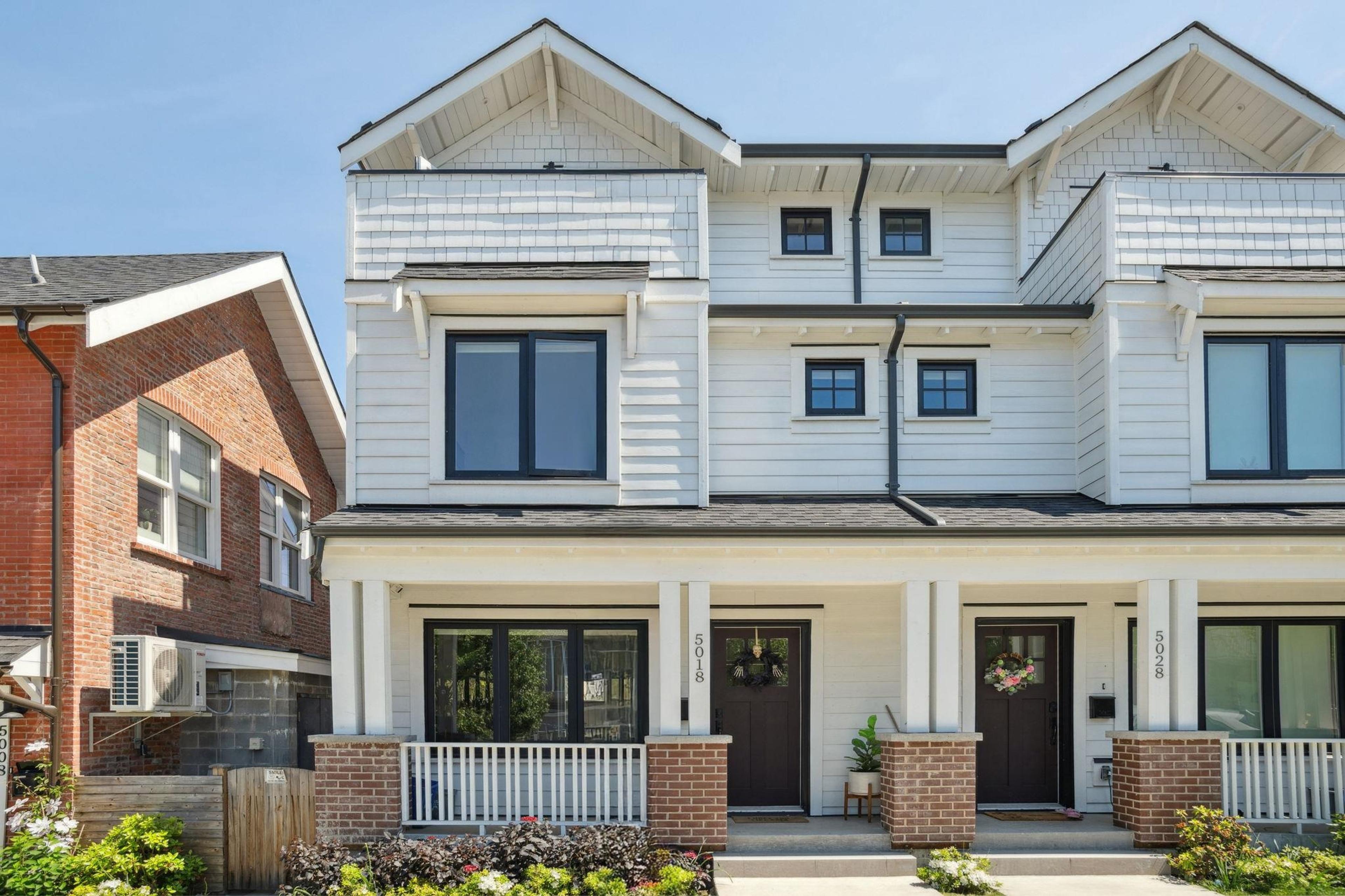 5018 Nanaimo Street, Vancouver - Exteriors - Photo 2