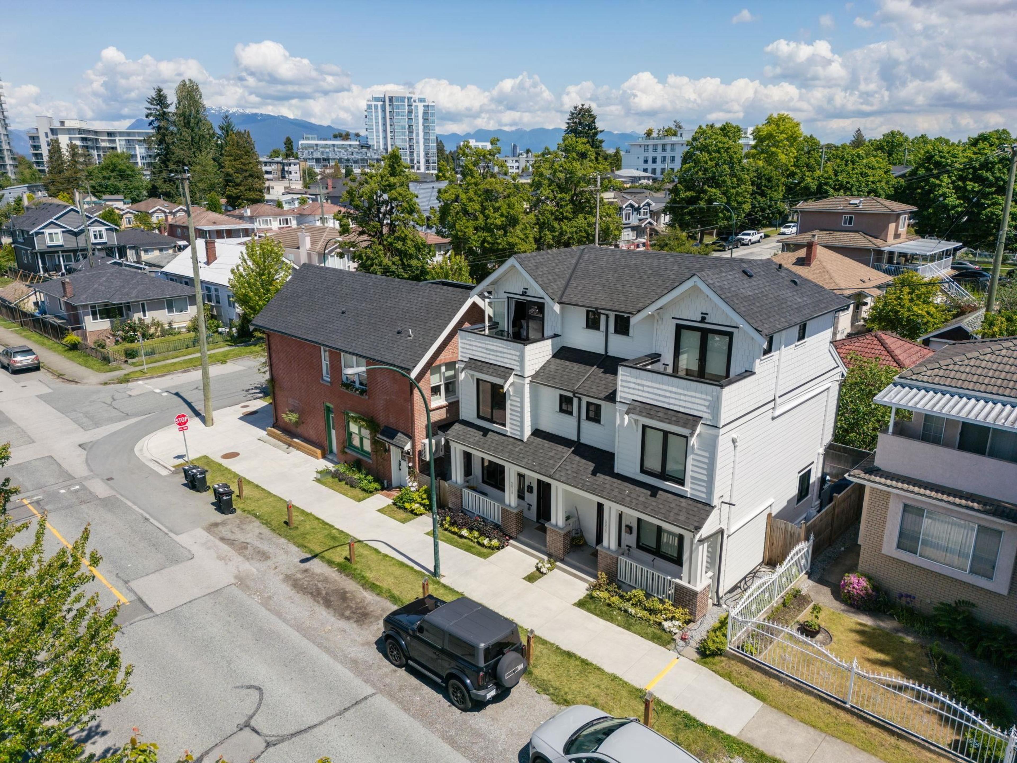 5018 Nanaimo Street, Vancouver - Exteriors - Drone/Aerial View, Full Complex View - Photo 4
