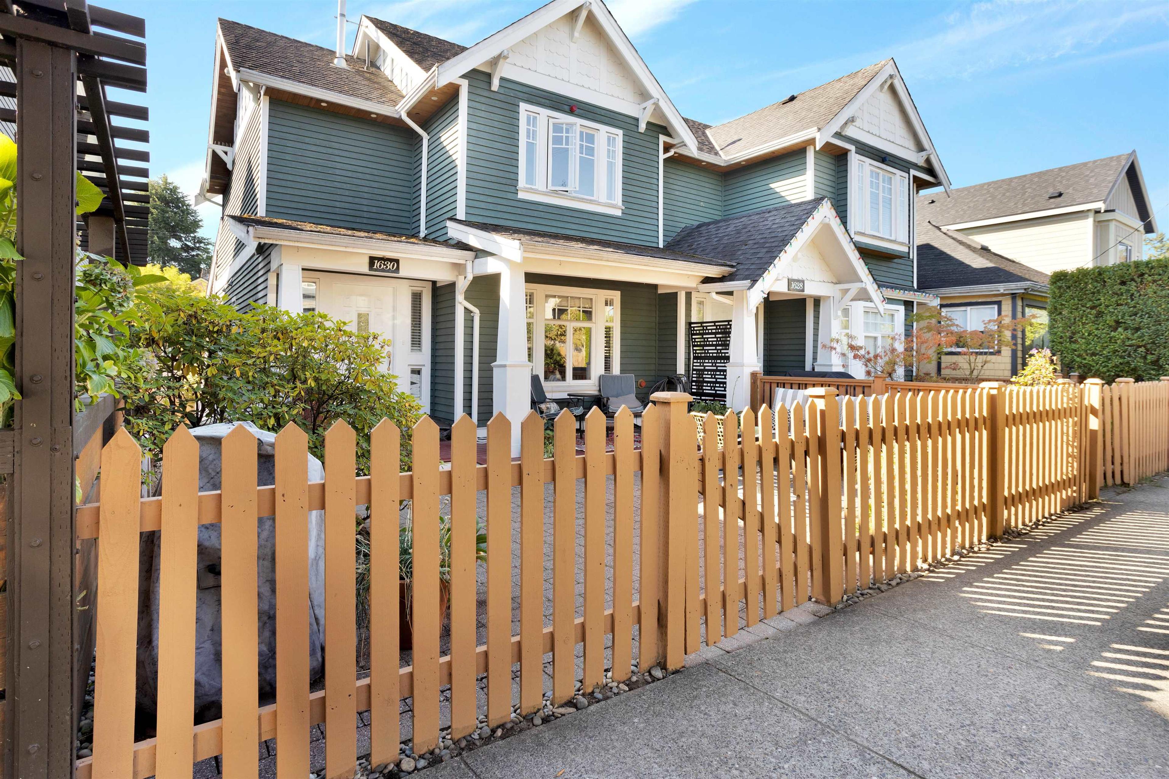 1630 E 11th Avenue, Vancouver - Exteriors - Photo 1
