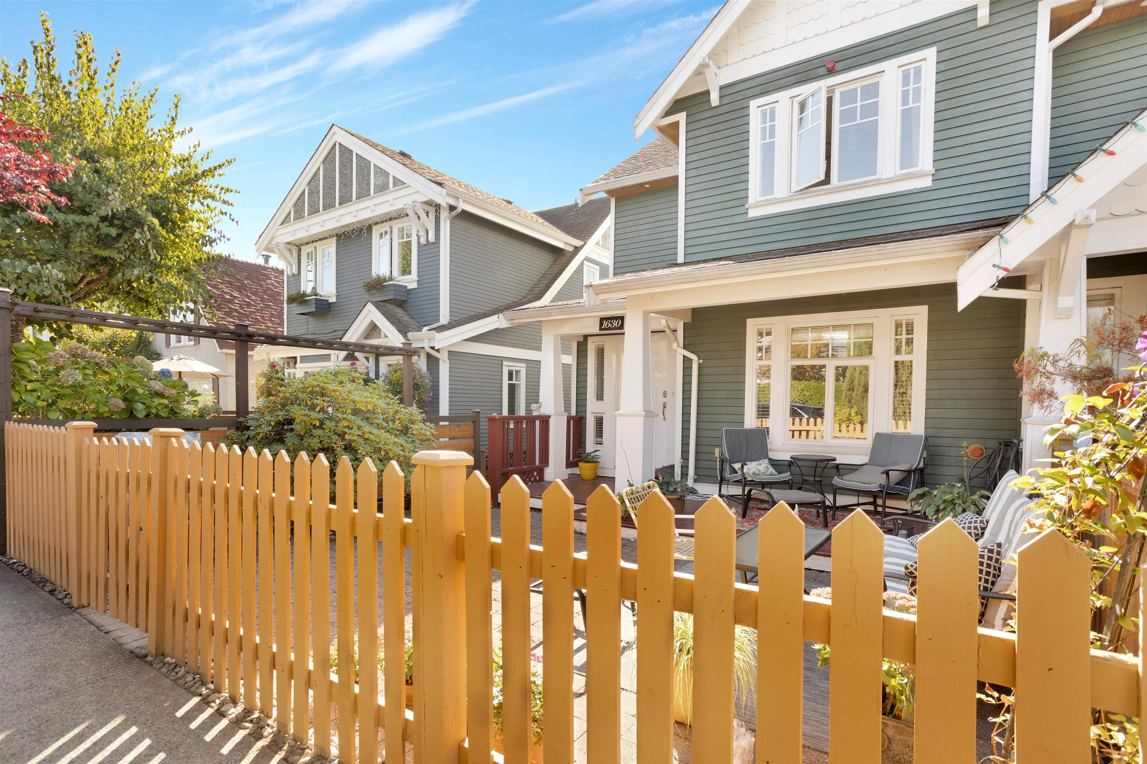 1630 E 11th Avenue, Vancouver - Exteriors - Full Complex View - Photo 7