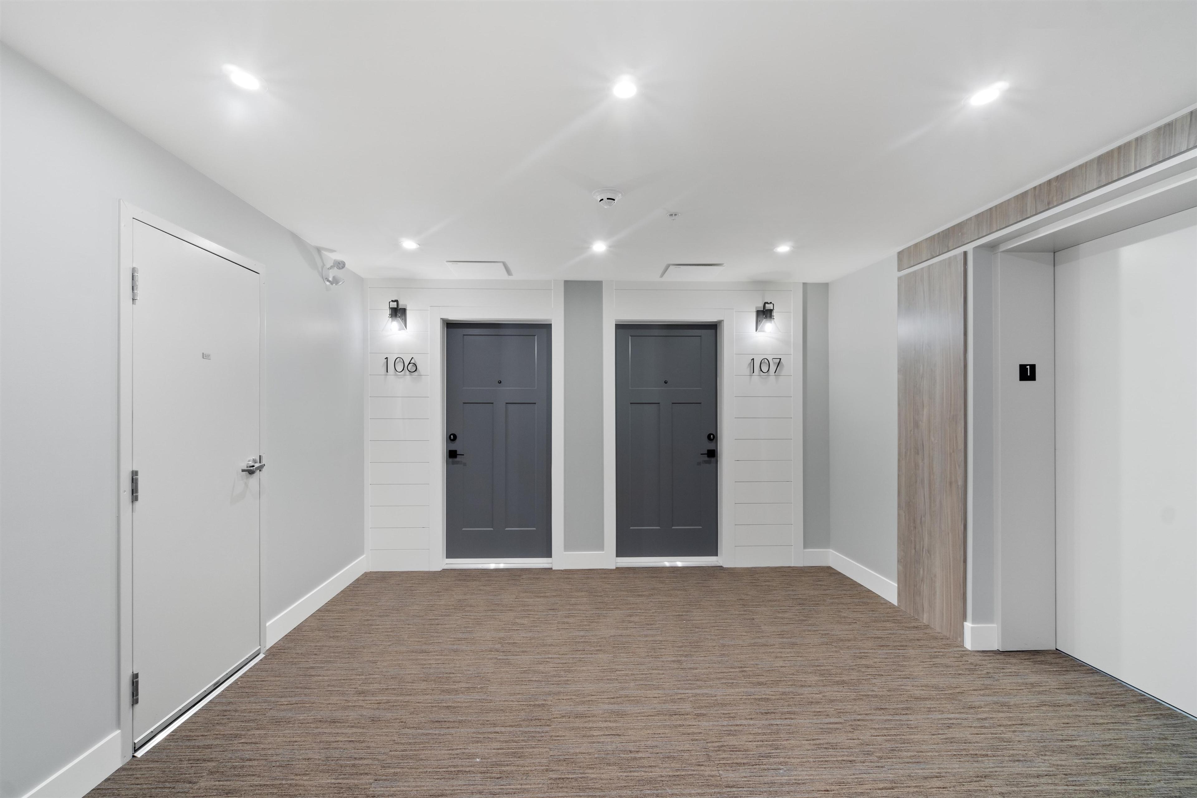 470 Esplanade Avenue, Harrison Hot Springs - Common Areas - Lobbies / Hallways / Foyers, Elevators / Stairwells - Photo 1