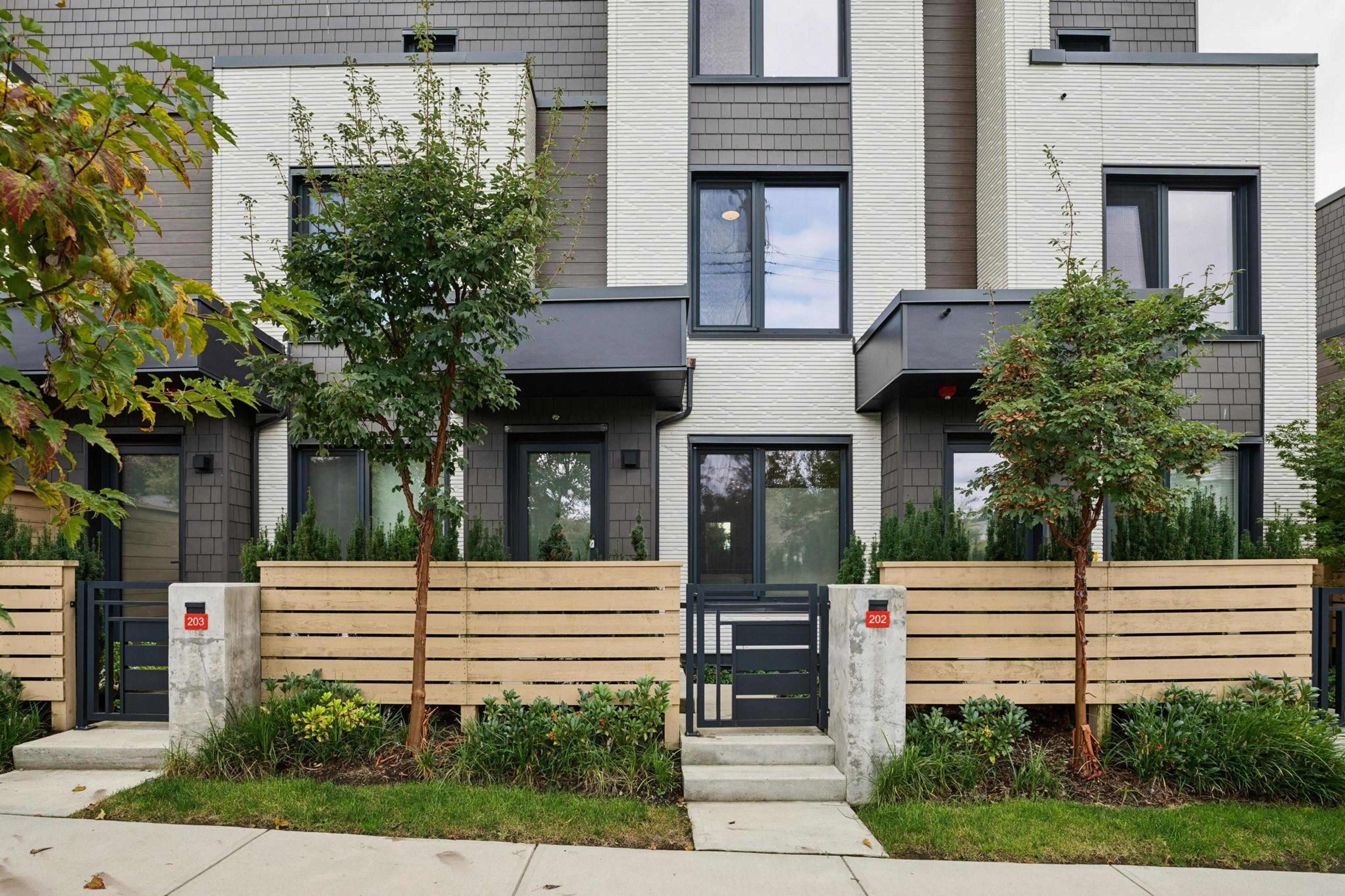 606 Foster Avenue, Coquitlam - Exteriors - Photo 1