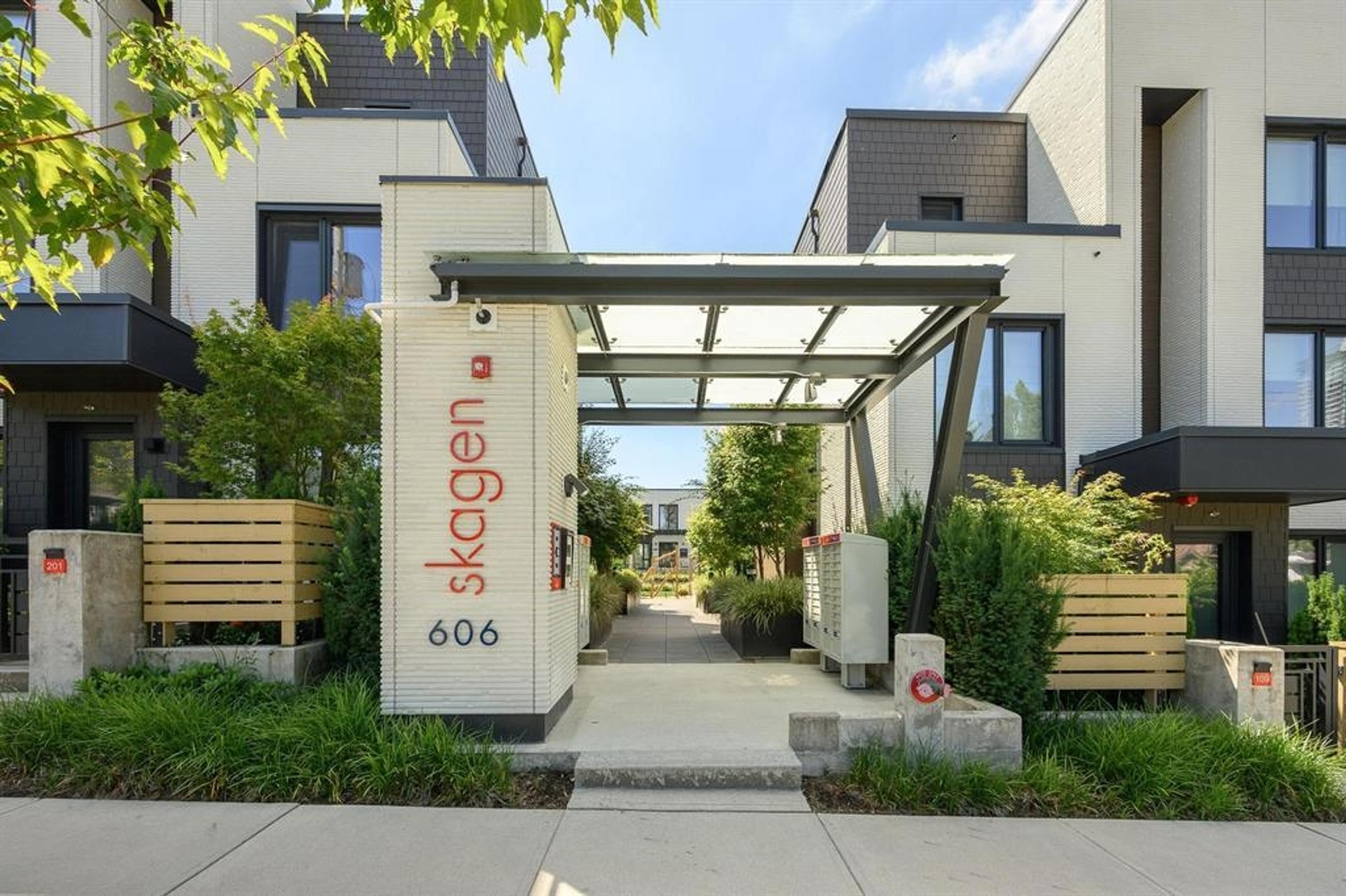 606 Foster Avenue, Coquitlam - Exteriors - Full Complex View - Photo 2