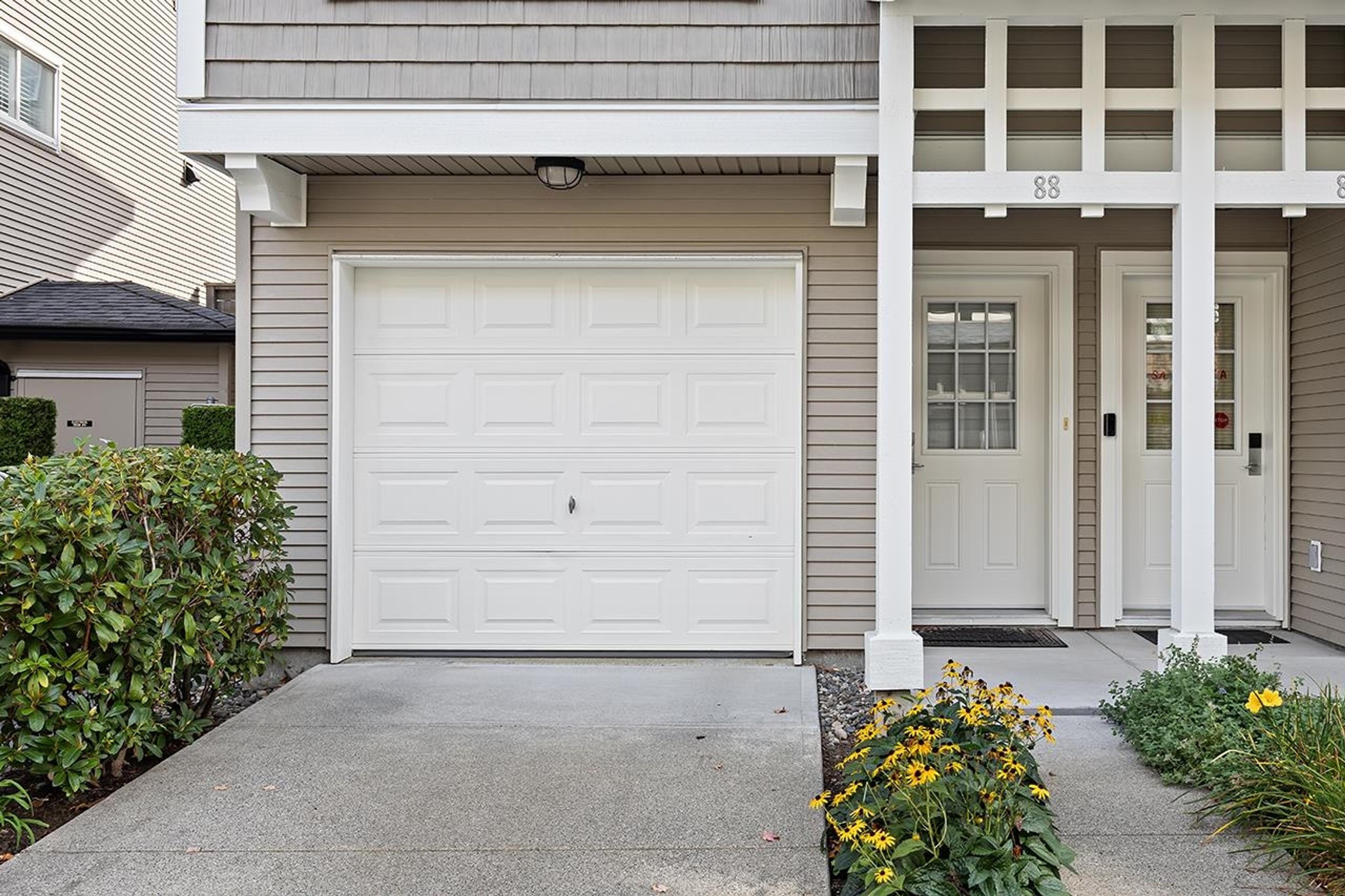 2729 158 Street, Surrey - Exteriors - Photo 3