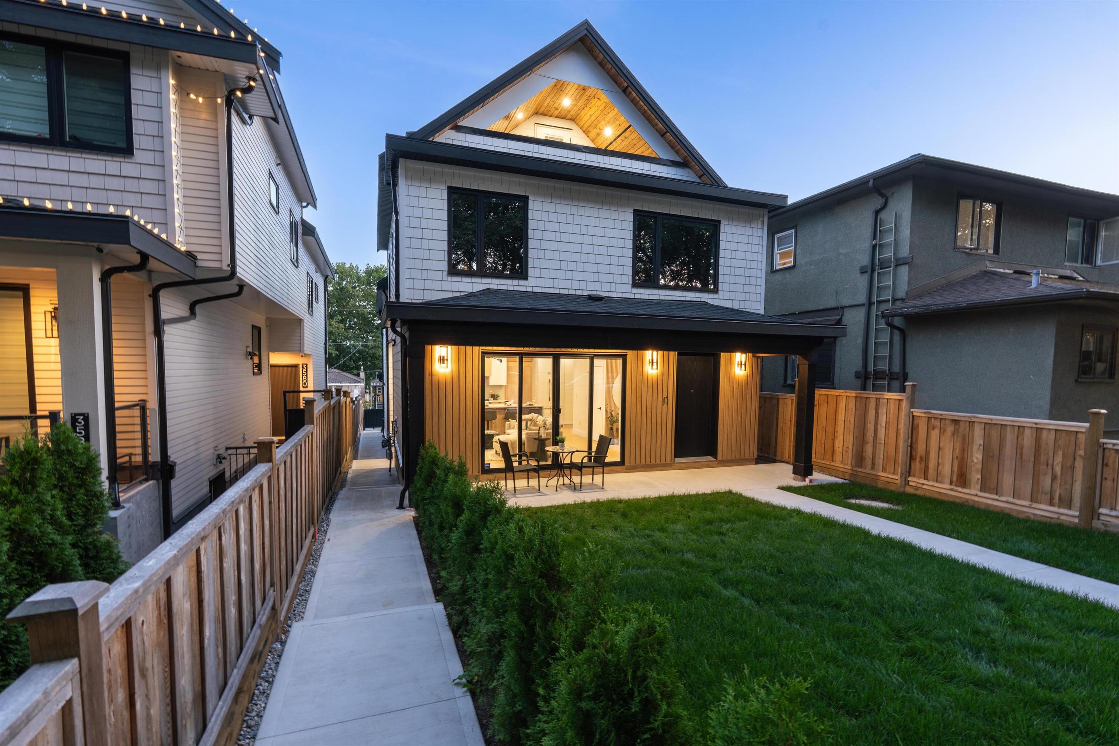 3576 E Pender Street, Vancouver - Exteriors - Photo 1