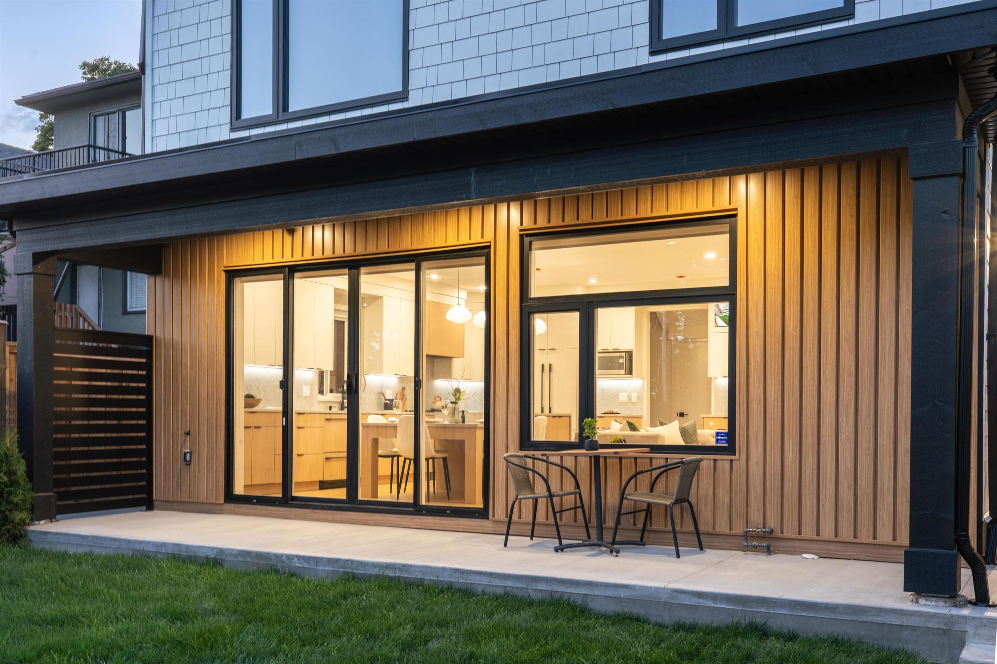 3576 E Pender Street, Vancouver - Exteriors - Photo 2