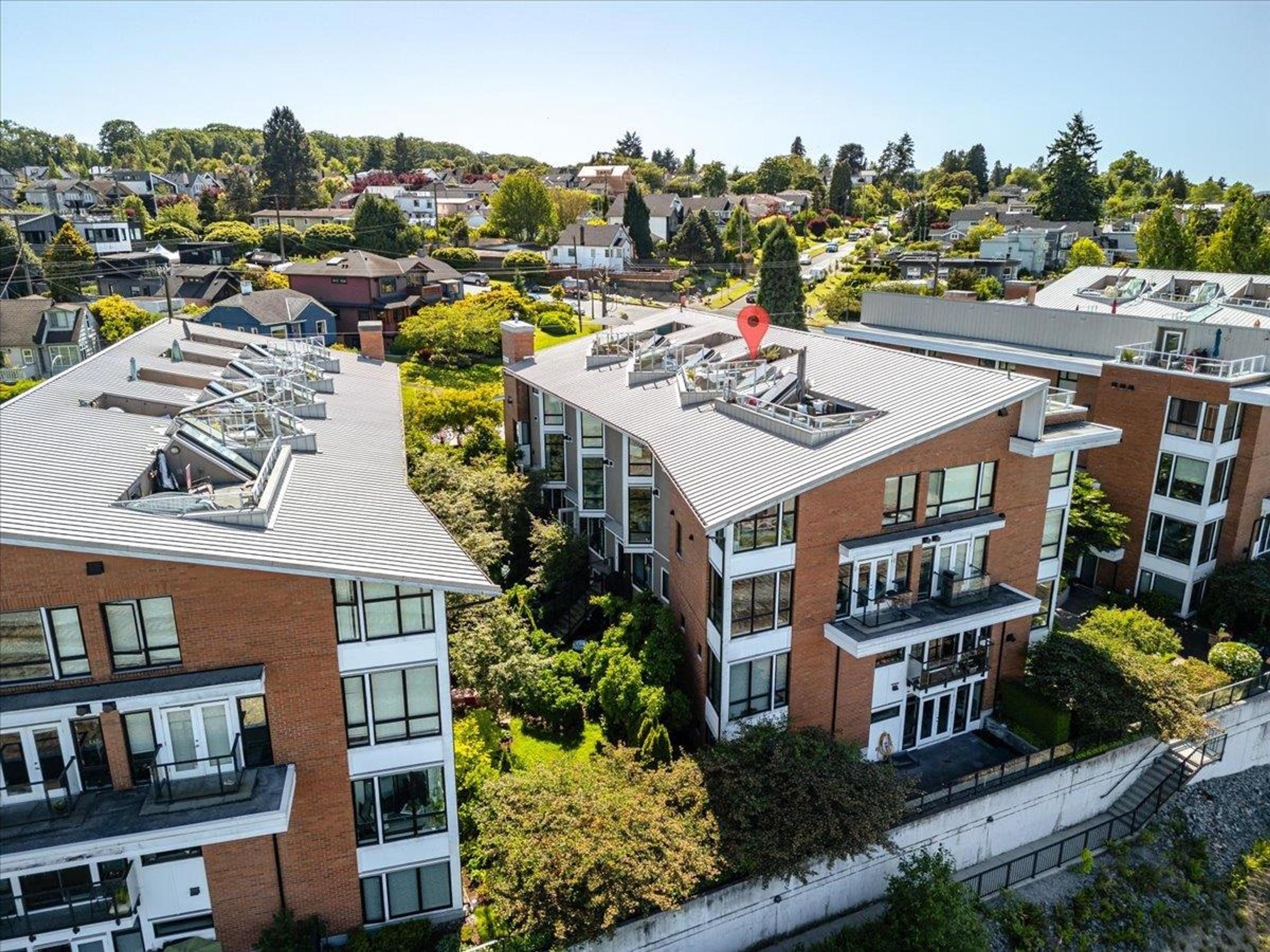 2925 Wall Street, Vancouver - Exteriors - Photo 4