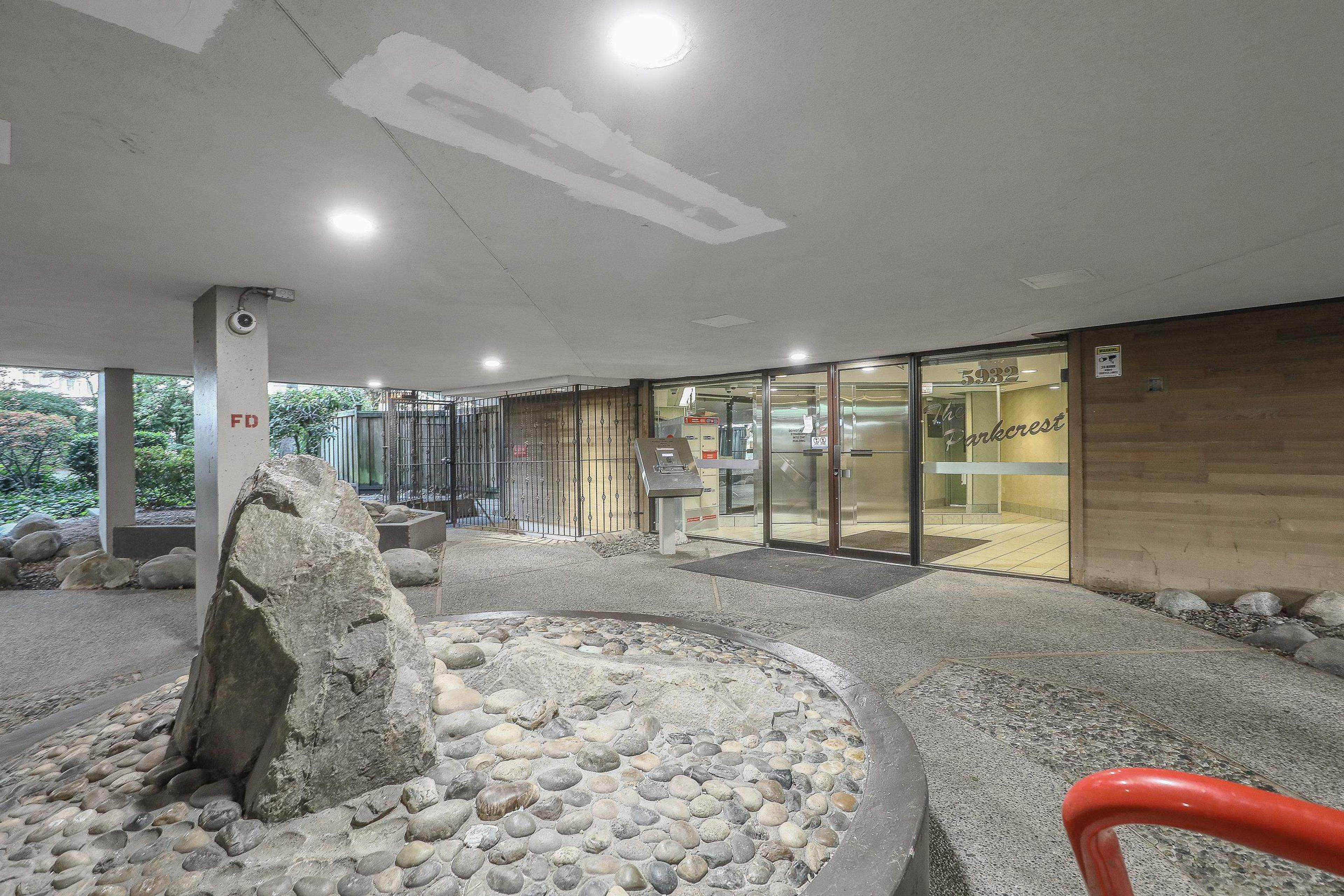 5932 Patterson Avenue, Burnaby - Exteriors - Photo 3