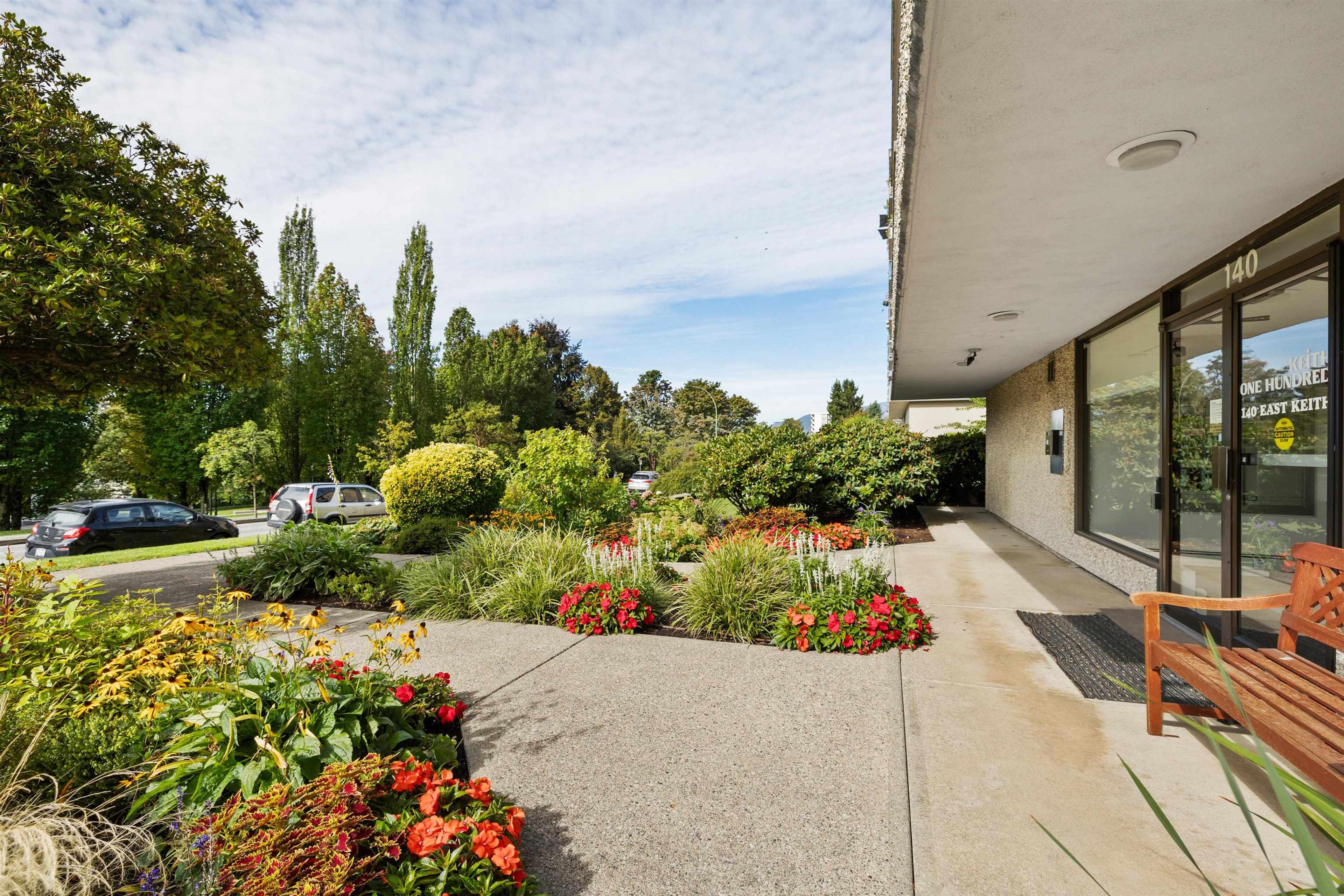 140 E Keith Road, North Vancouver - Exteriors - Photo 2