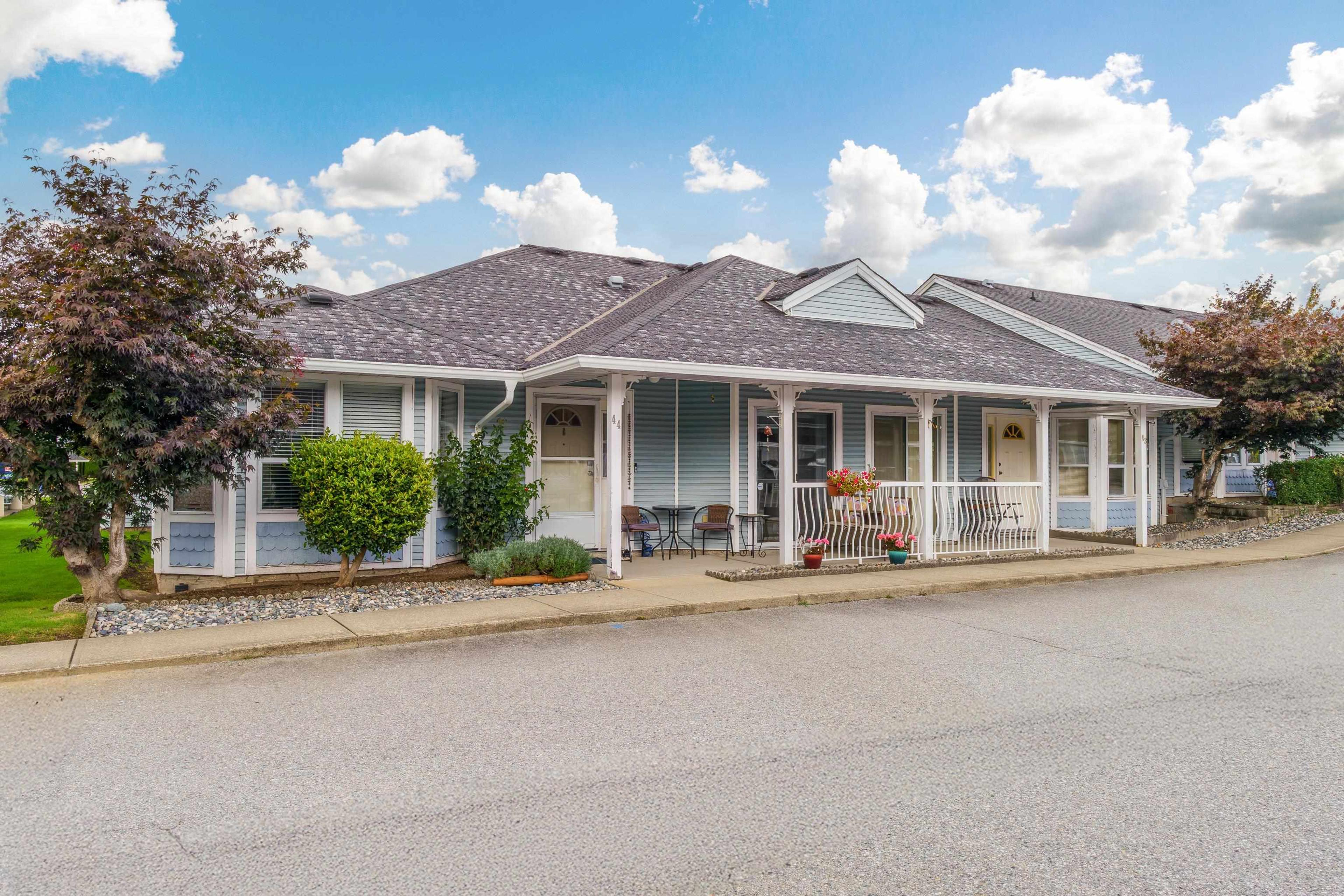 20554 118 Avenue, Maple Ridge - Exteriors - Photo 1