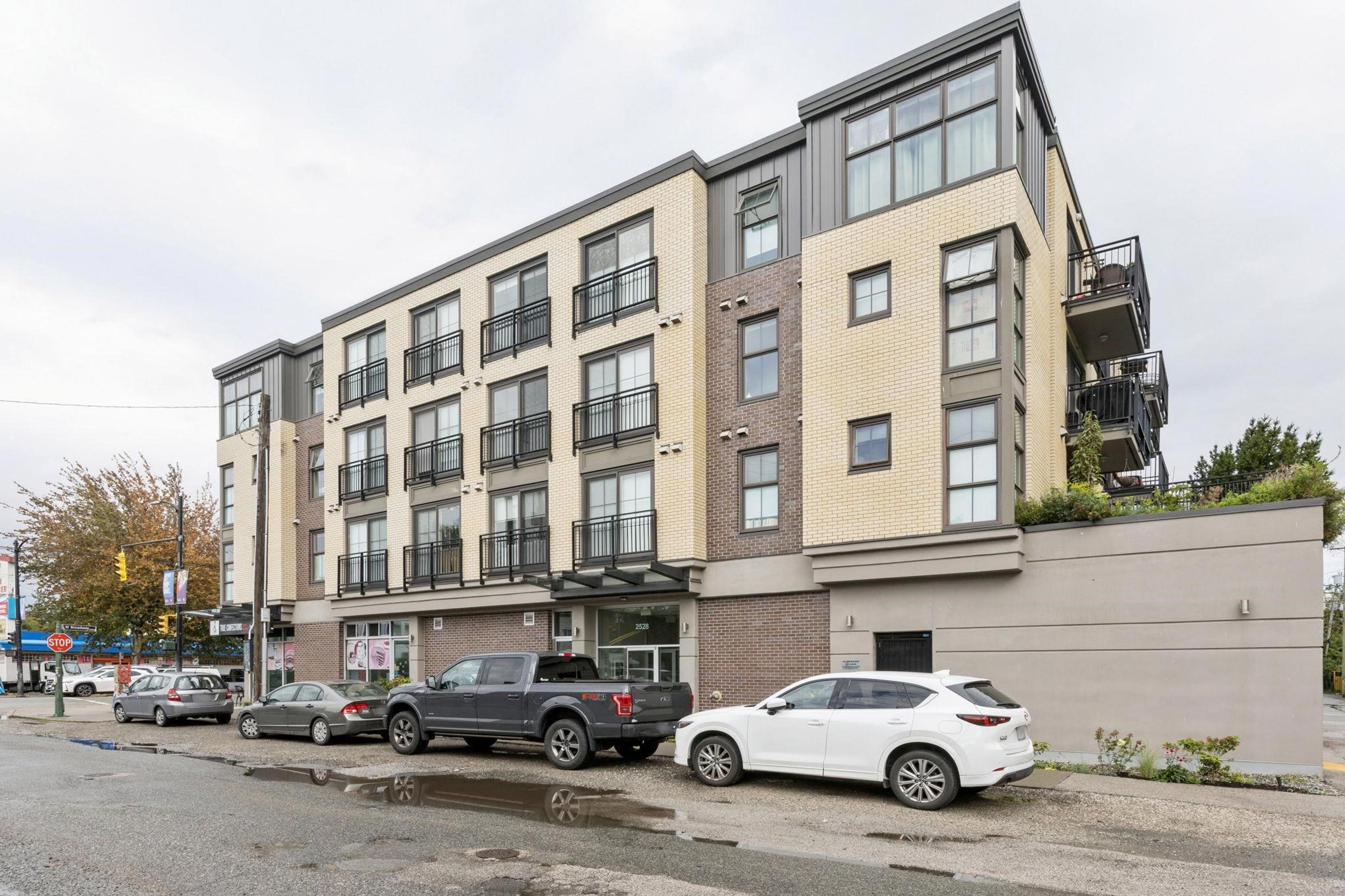 2528 Collingwood Street, Vancouver - Exteriors - Photo 2