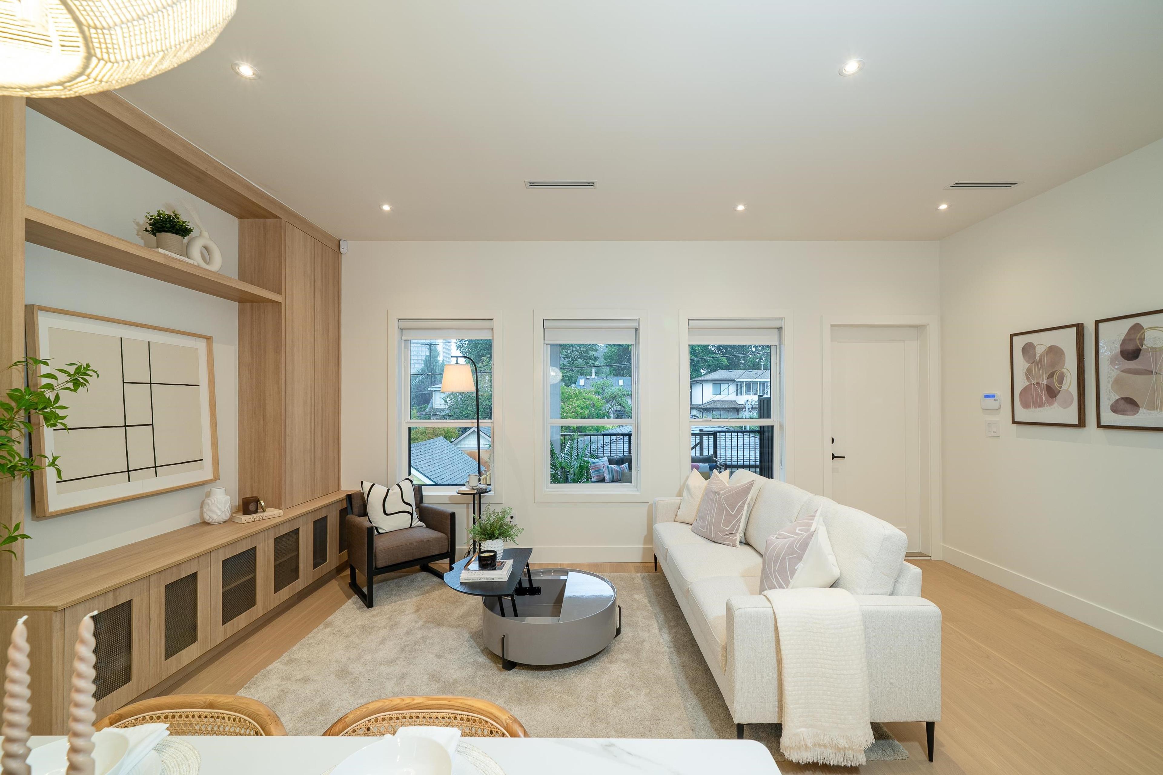 3815 Oxford Street, Burnaby - Exteriors - Photo 1