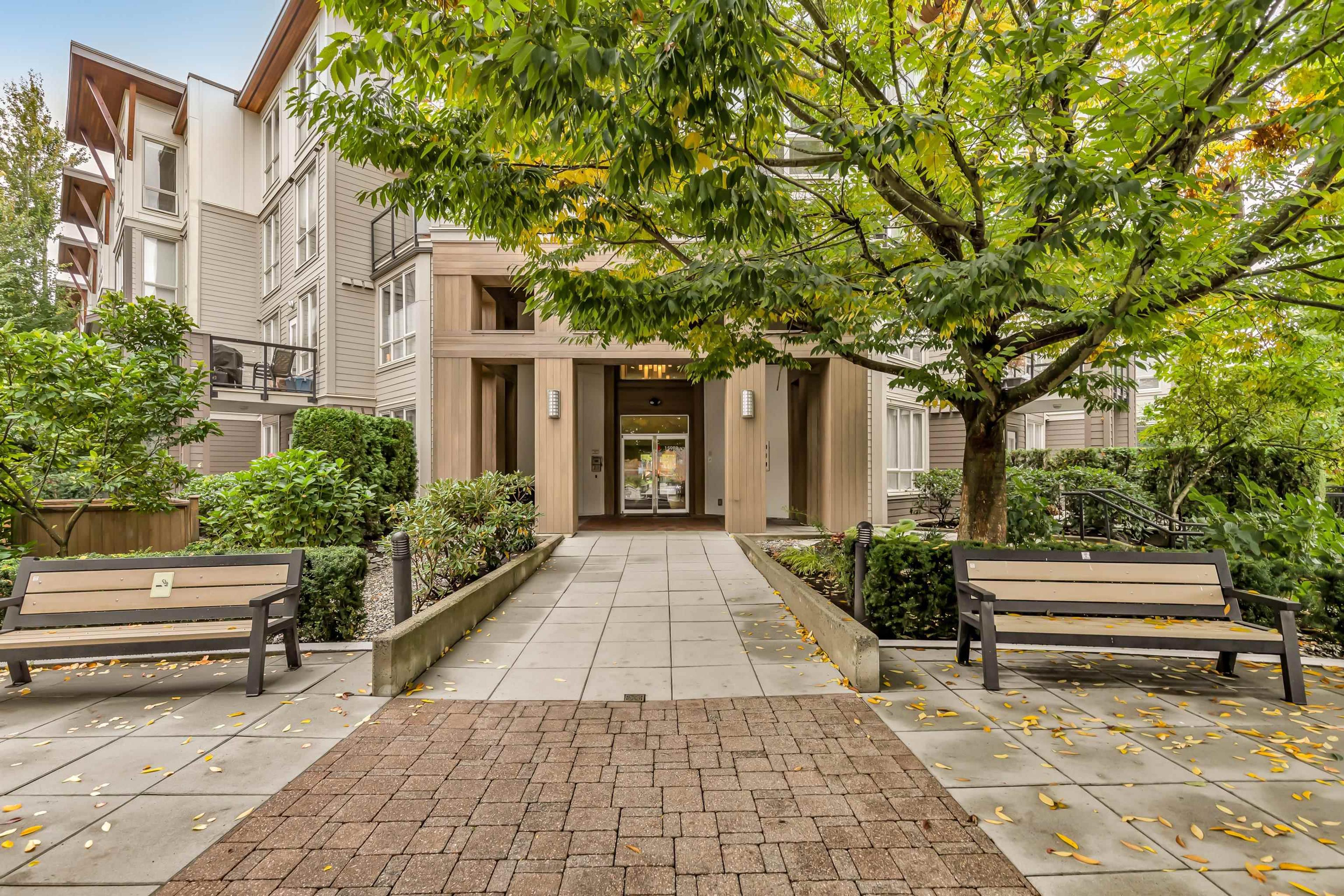 15918 26 Avenue, Surrey - Exteriors - Photo 2