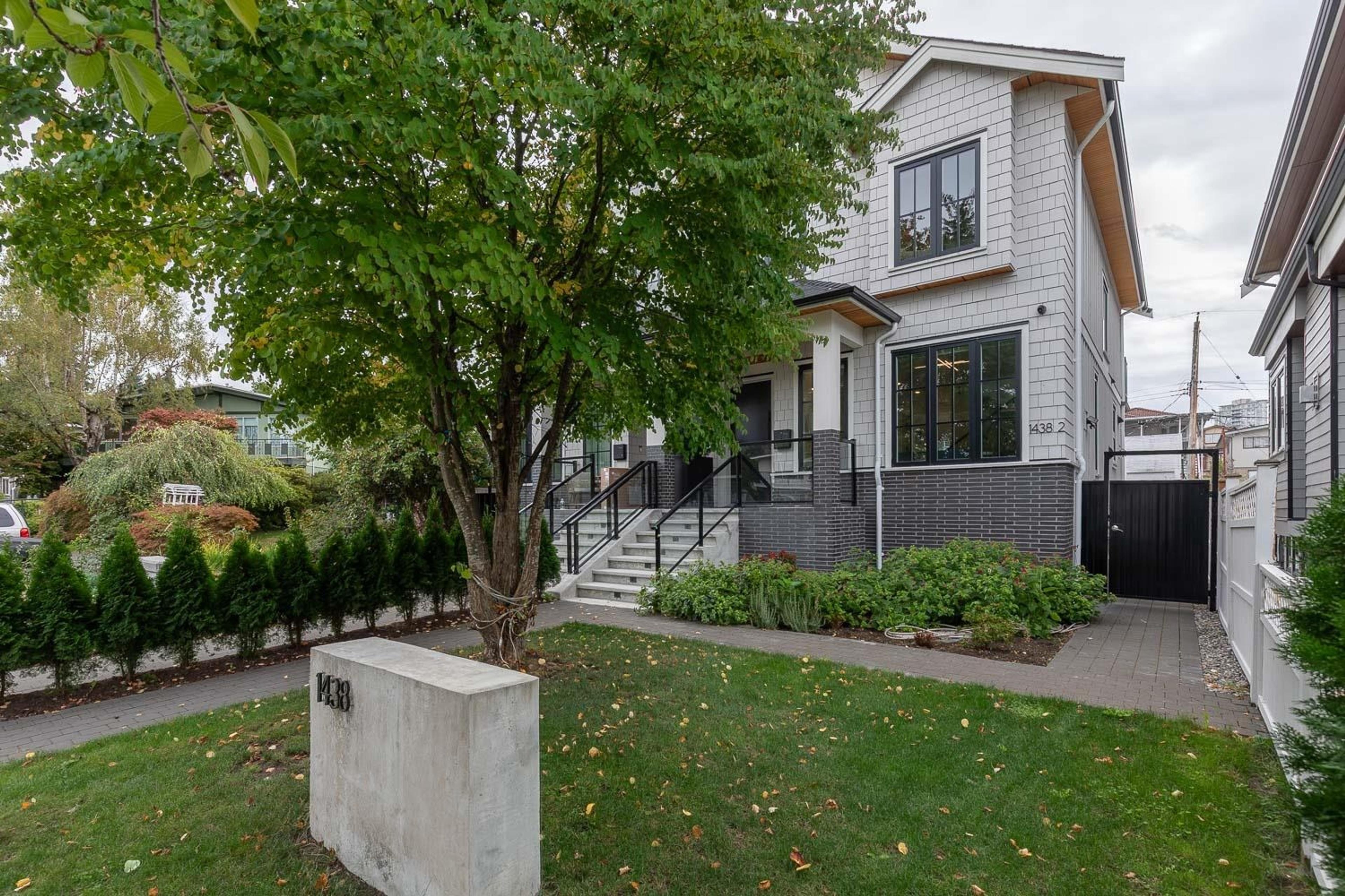 1438 E 17th Avenue, Vancouver - Exteriors - Photo 2