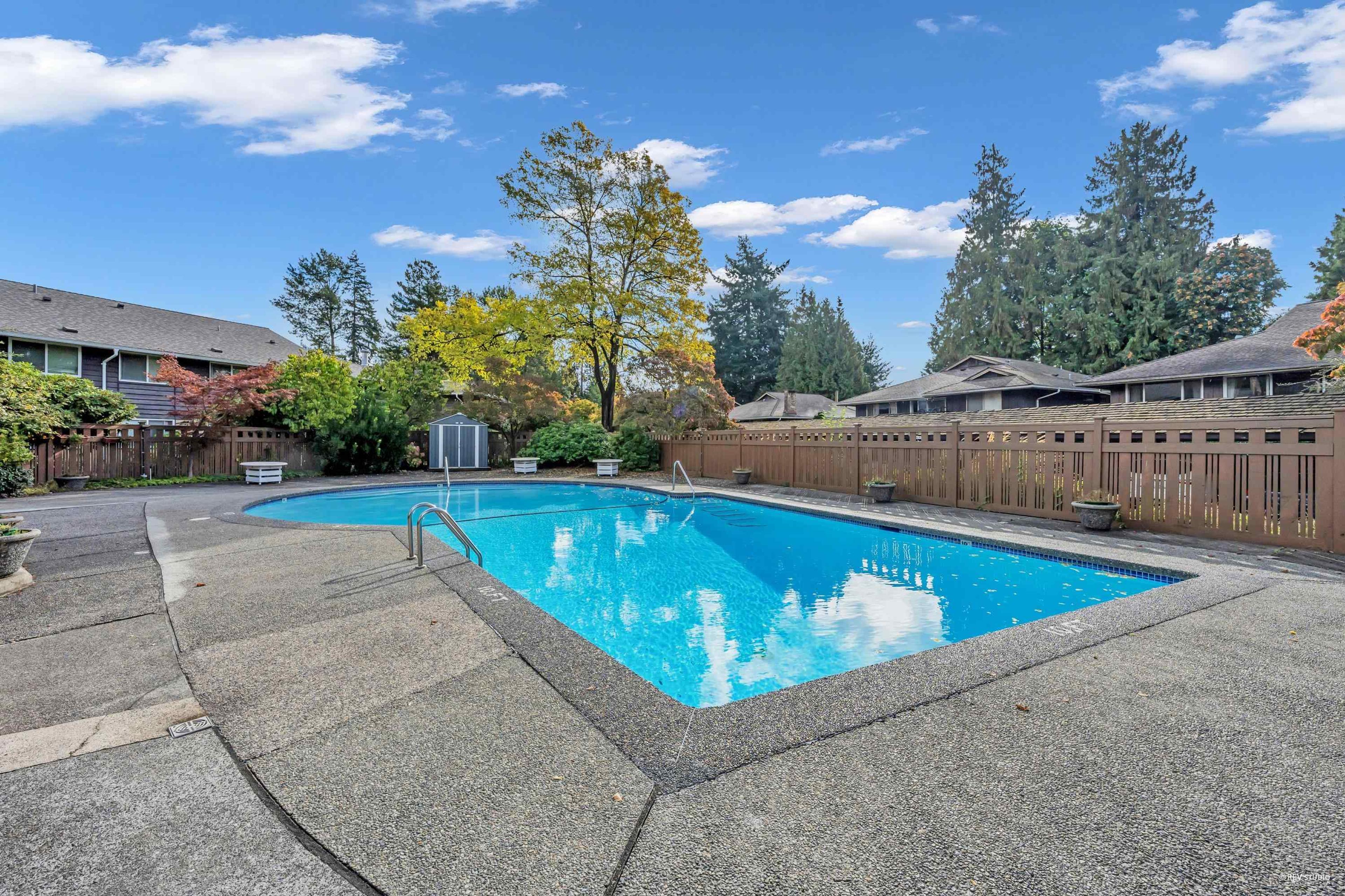 555 W 28th Street, North Vancouver - Outdoor Amenities - Outdoor Pool - Photo 2