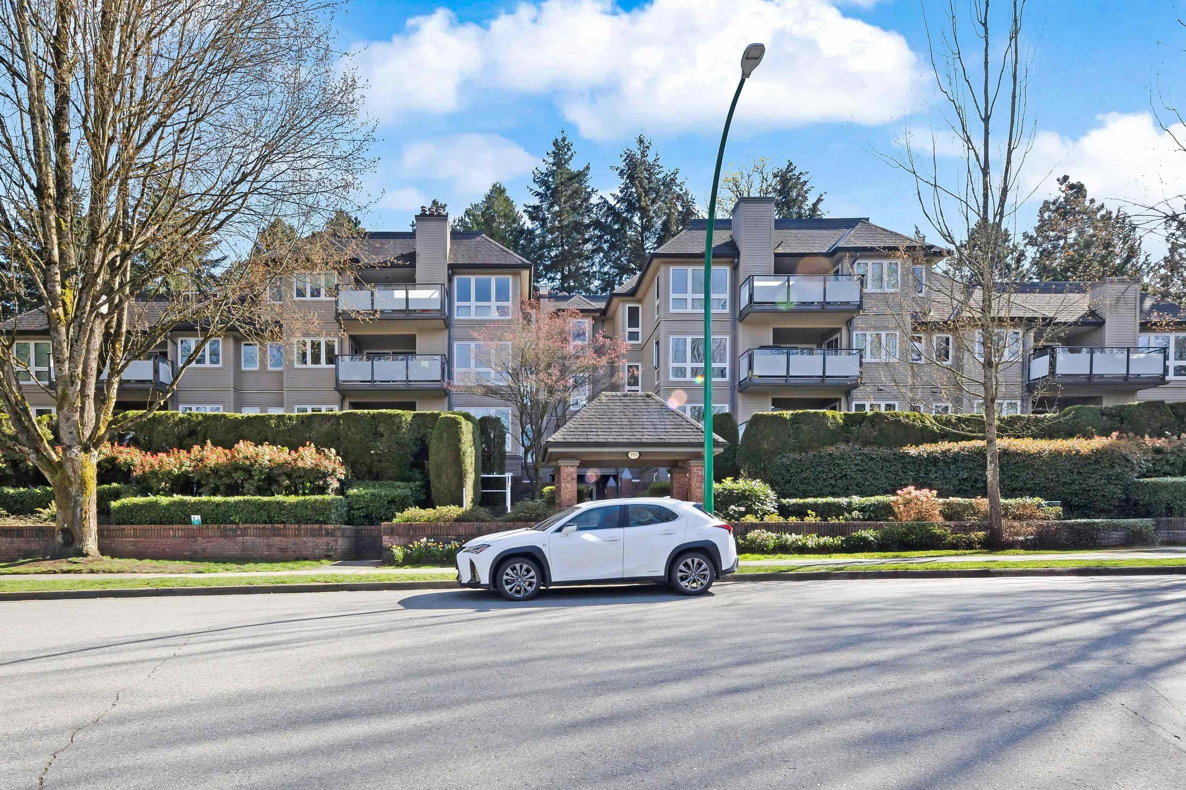 3950 Linwood Street, Burnaby - Exteriors - Full Complex View - Photo 3