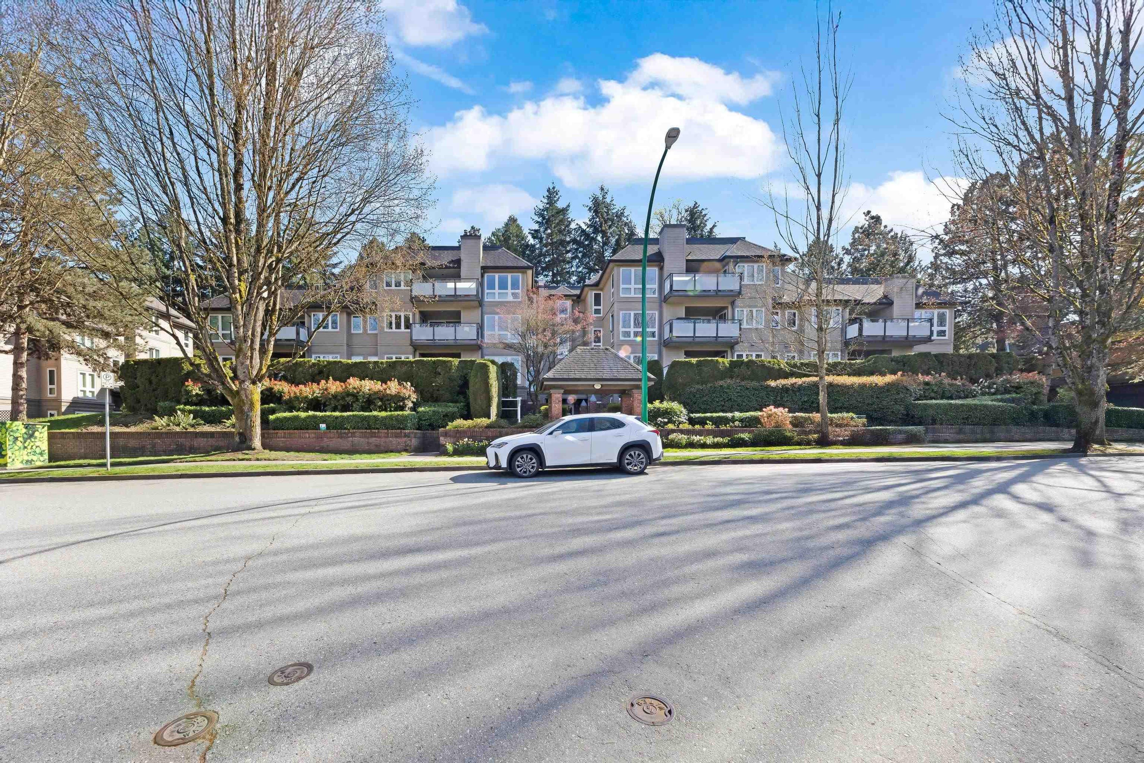 3950 Linwood Street, Burnaby - Exteriors - Full Complex View - Photo 4
