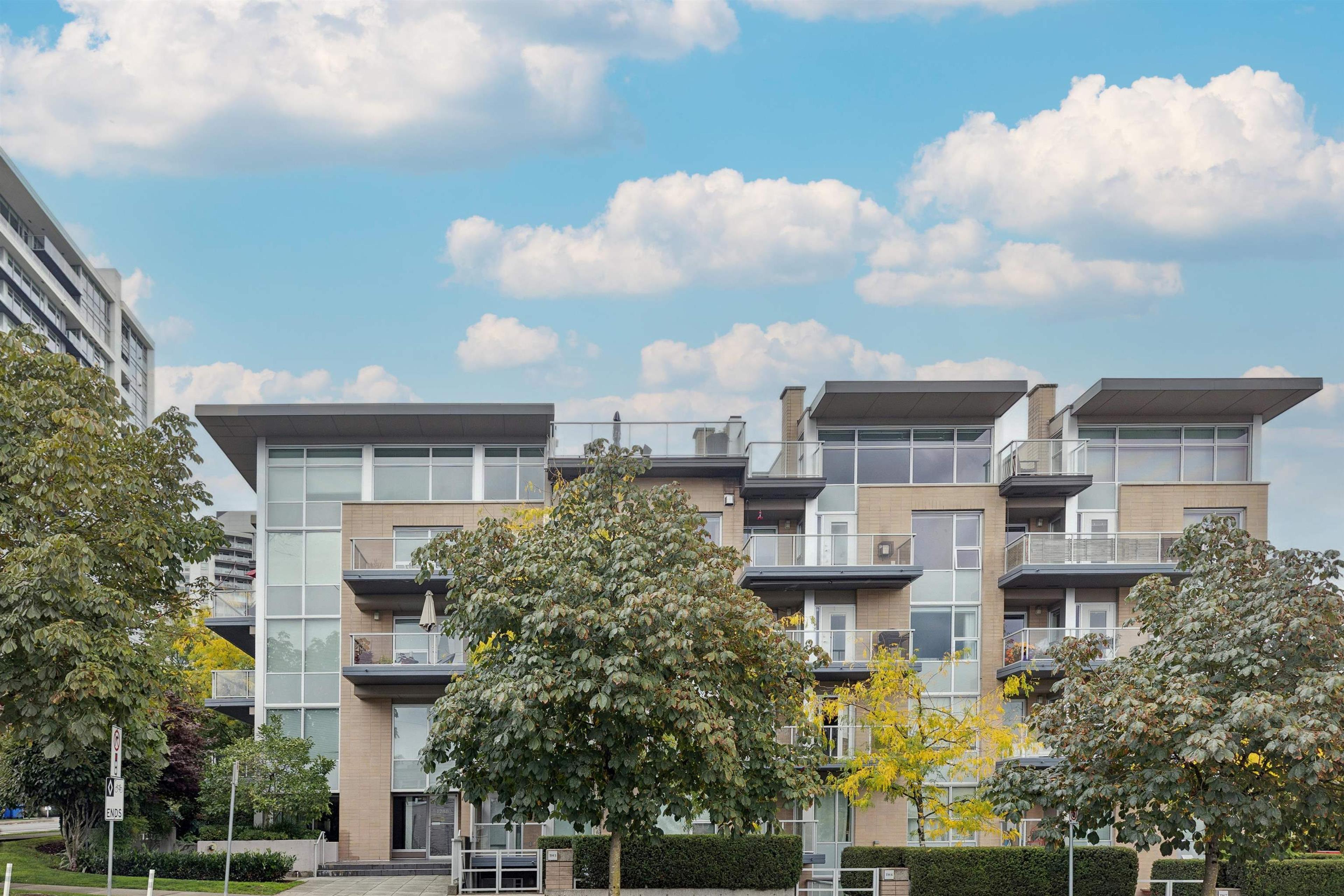 1288 Chesterfield Avenue, North Vancouver - Exteriors - Full Complex View - Photo 1