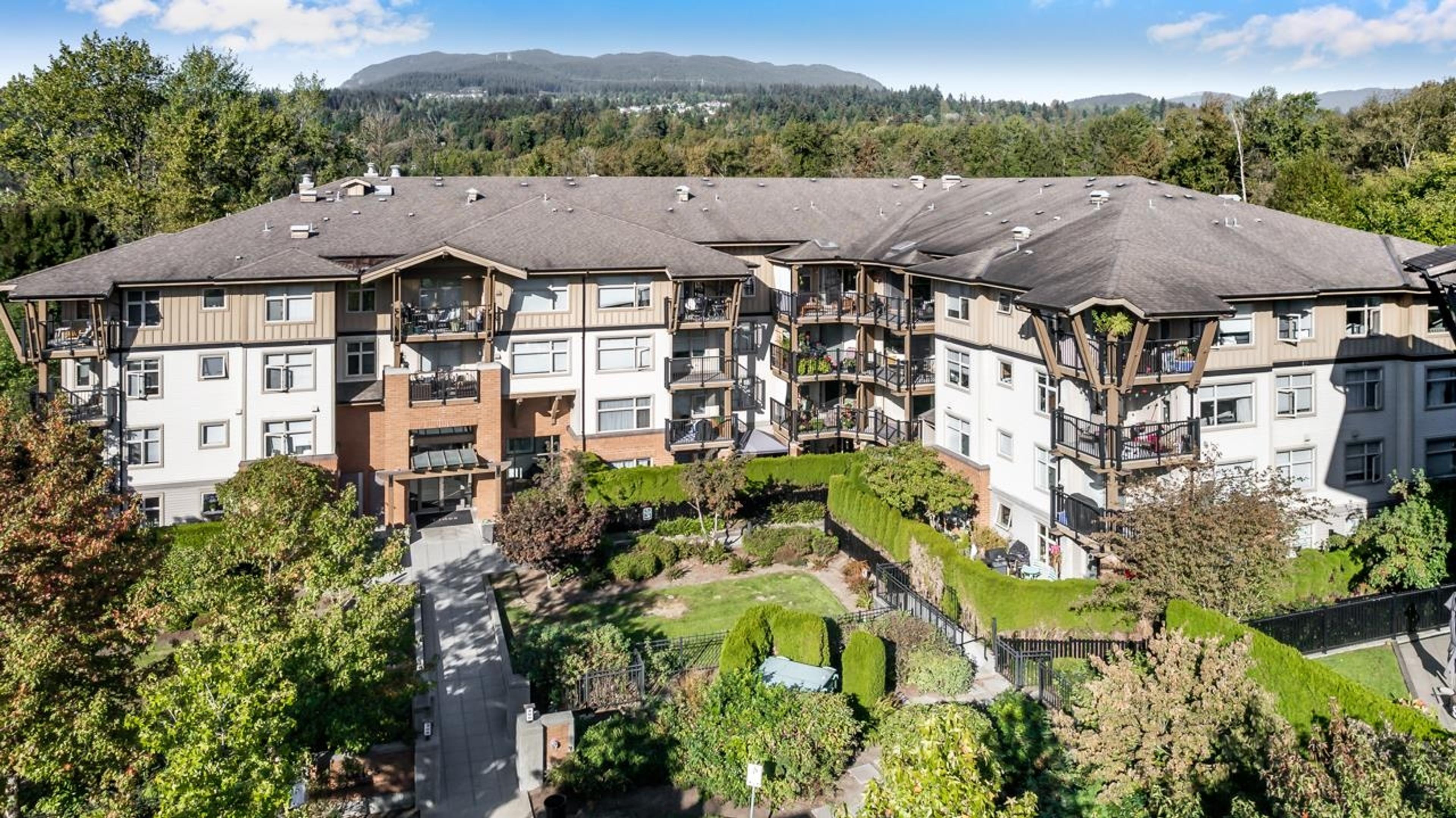 400 Klahanie Drive, Port Moody - Exteriors - Full Complex View, Drone/Aerial View - Photo 2