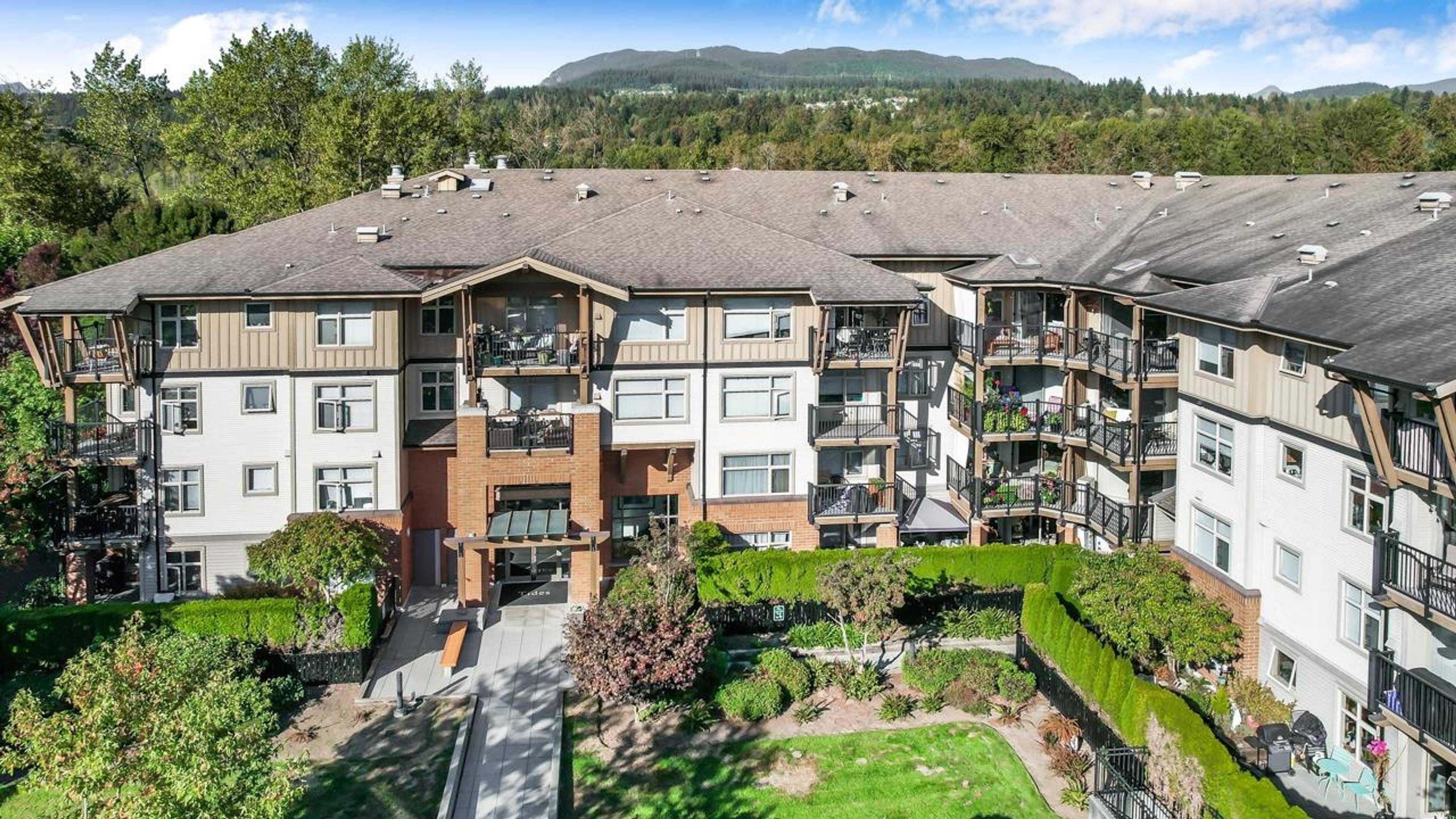 400 Klahanie Drive, Port Moody - Exteriors - Drone/Aerial View - Photo 3