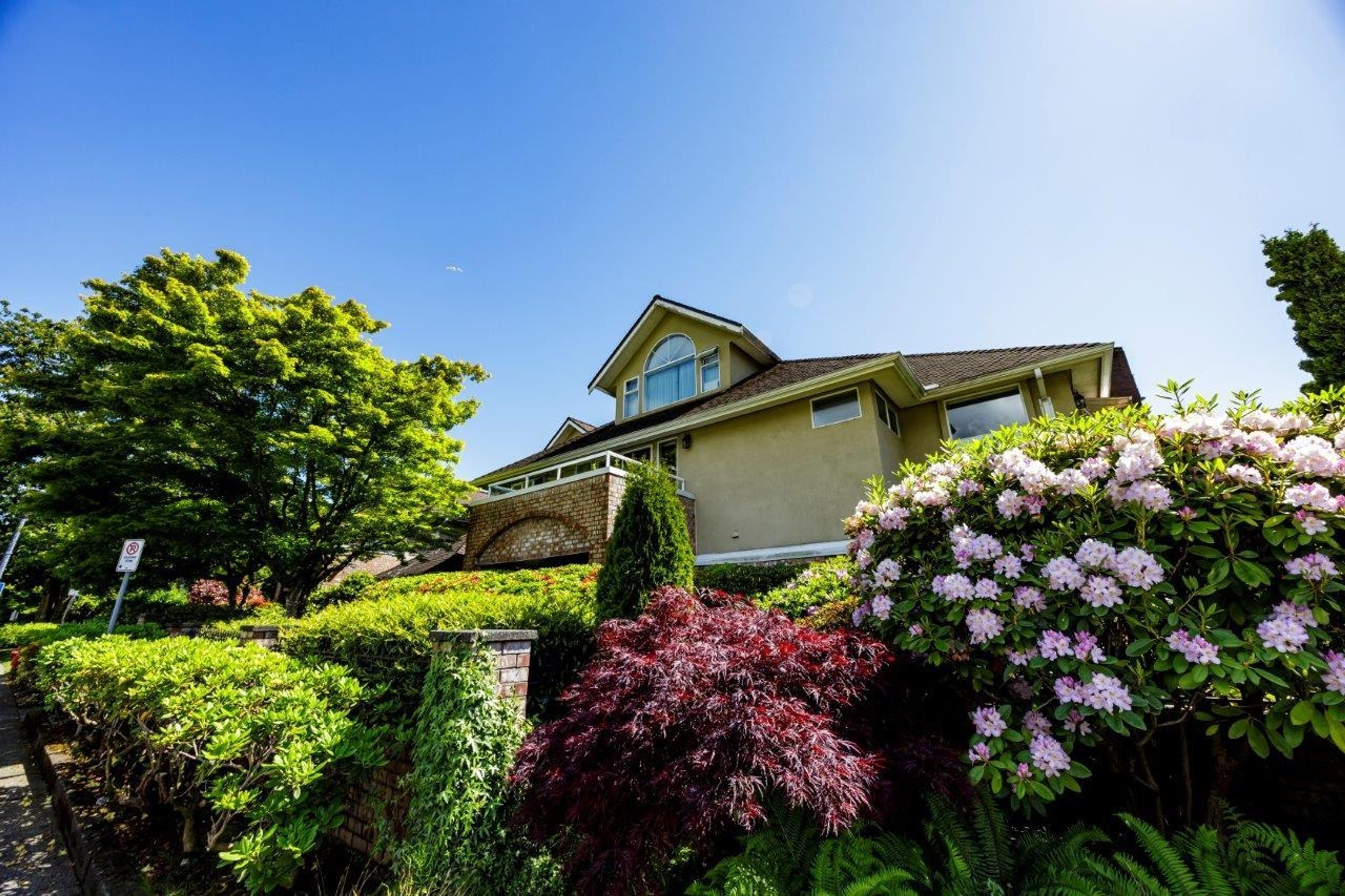 2150 Marine Drive, West Vancouver - Exteriors - Photo 2