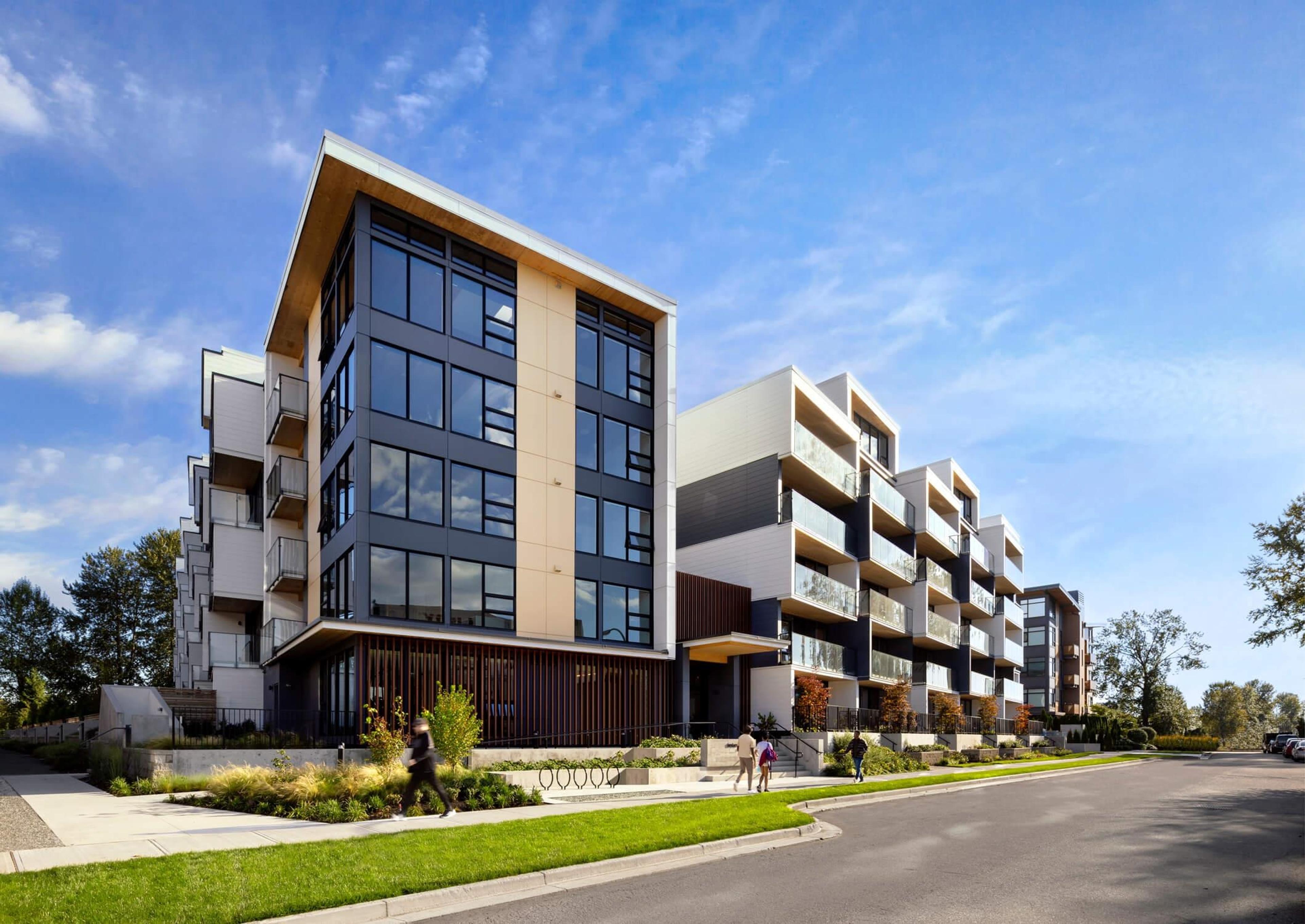 310 Salter Street, New Westminster - Exteriors - Full Complex View - Photo 3