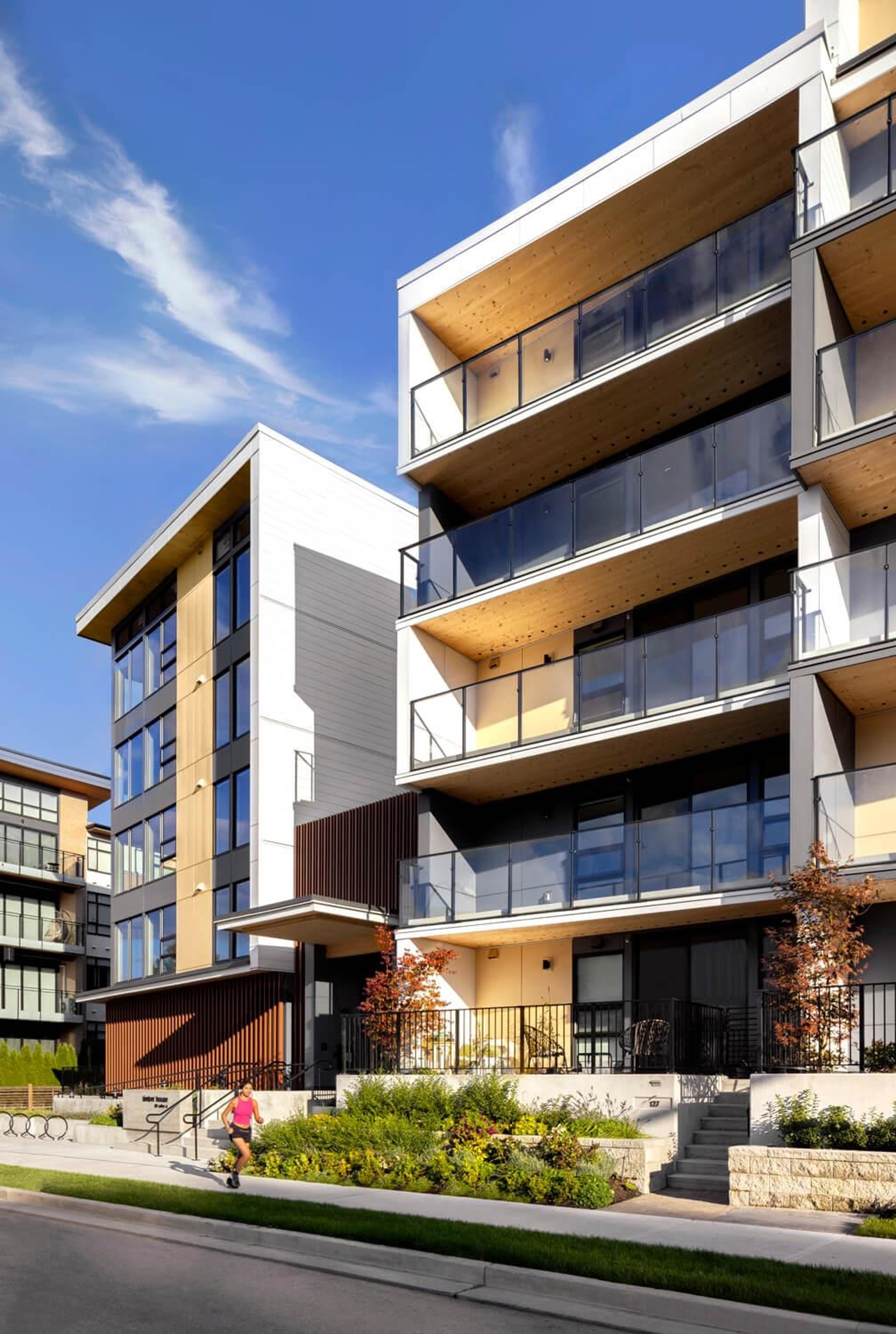 310 Salter Street, New Westminster - Exteriors - Full Complex View - Photo 6