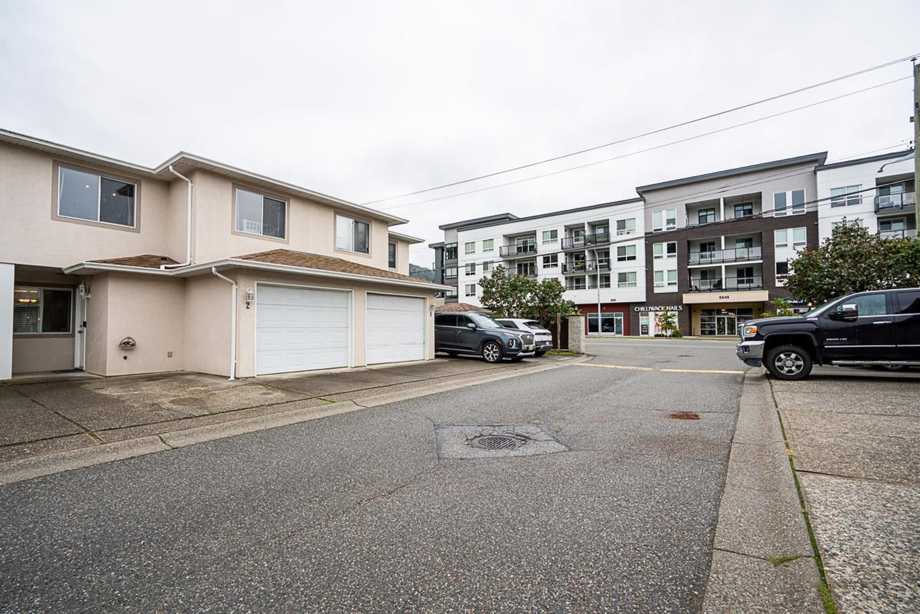 5536 Vedder Road, Chilliwack - Exteriors - Full Complex View - Photo 2