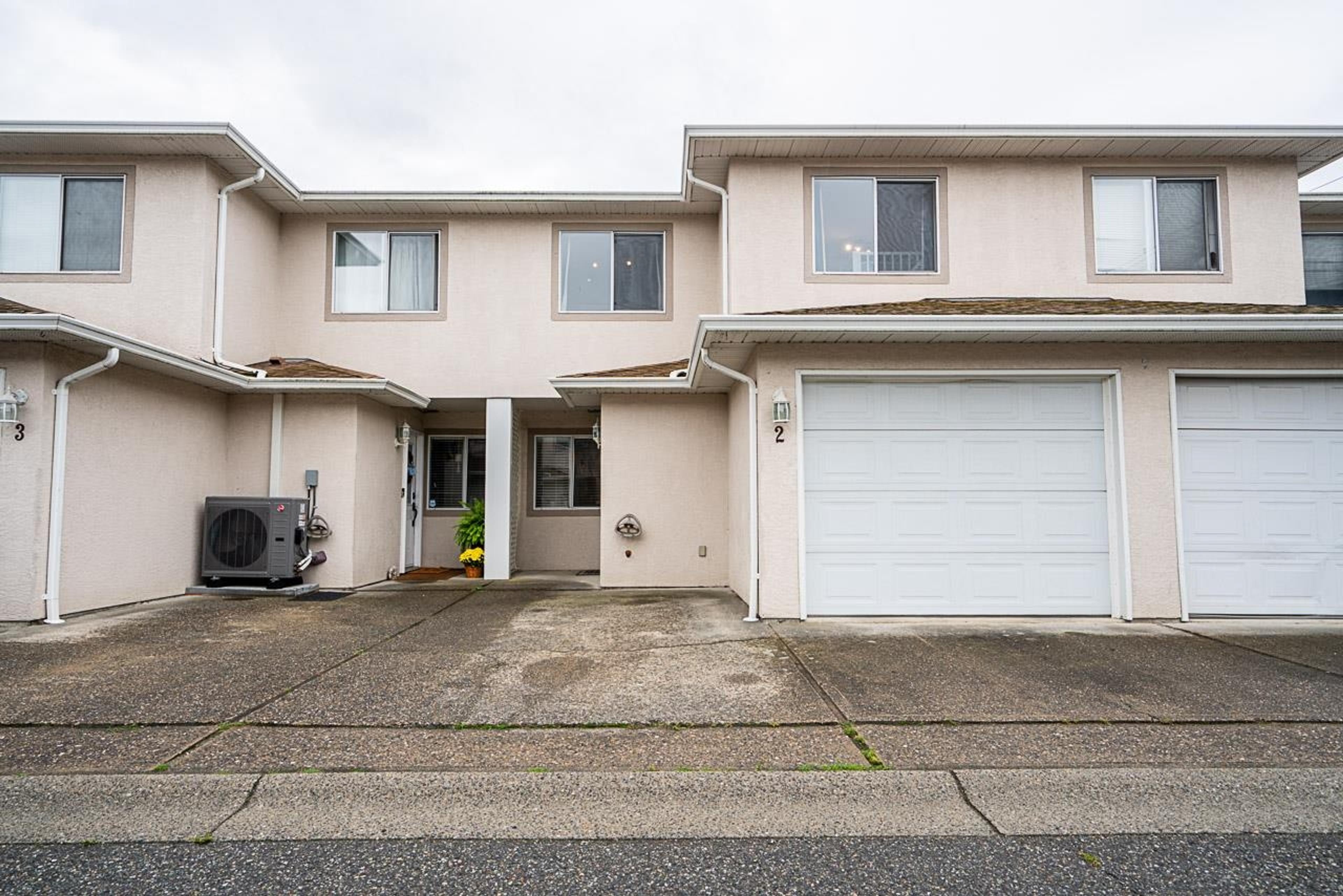 5536 Vedder Road, Chilliwack - Exteriors - Full Complex View - Photo 5