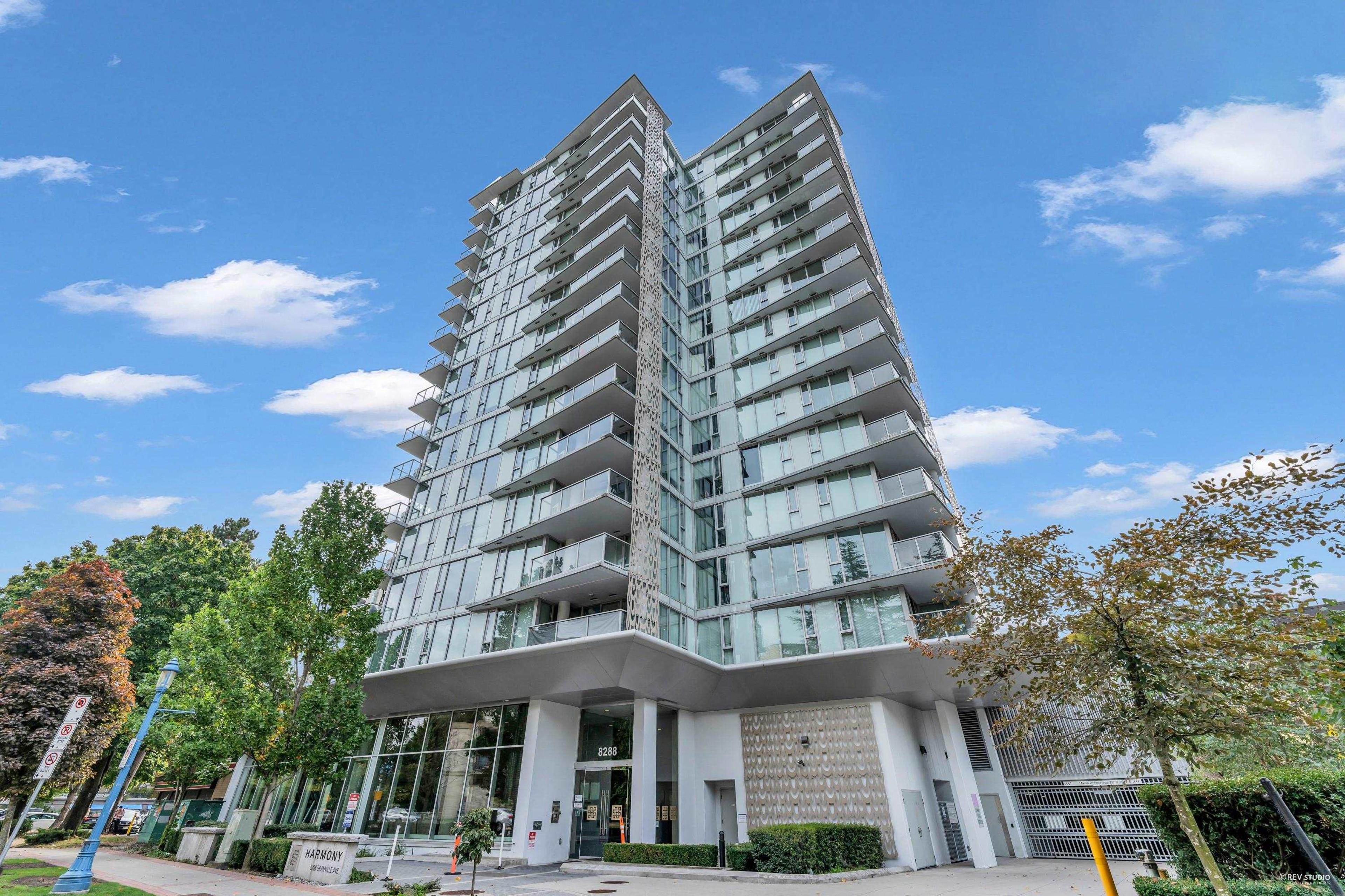 8288 Granville Avenue, Richmond - Exteriors - Photo 1