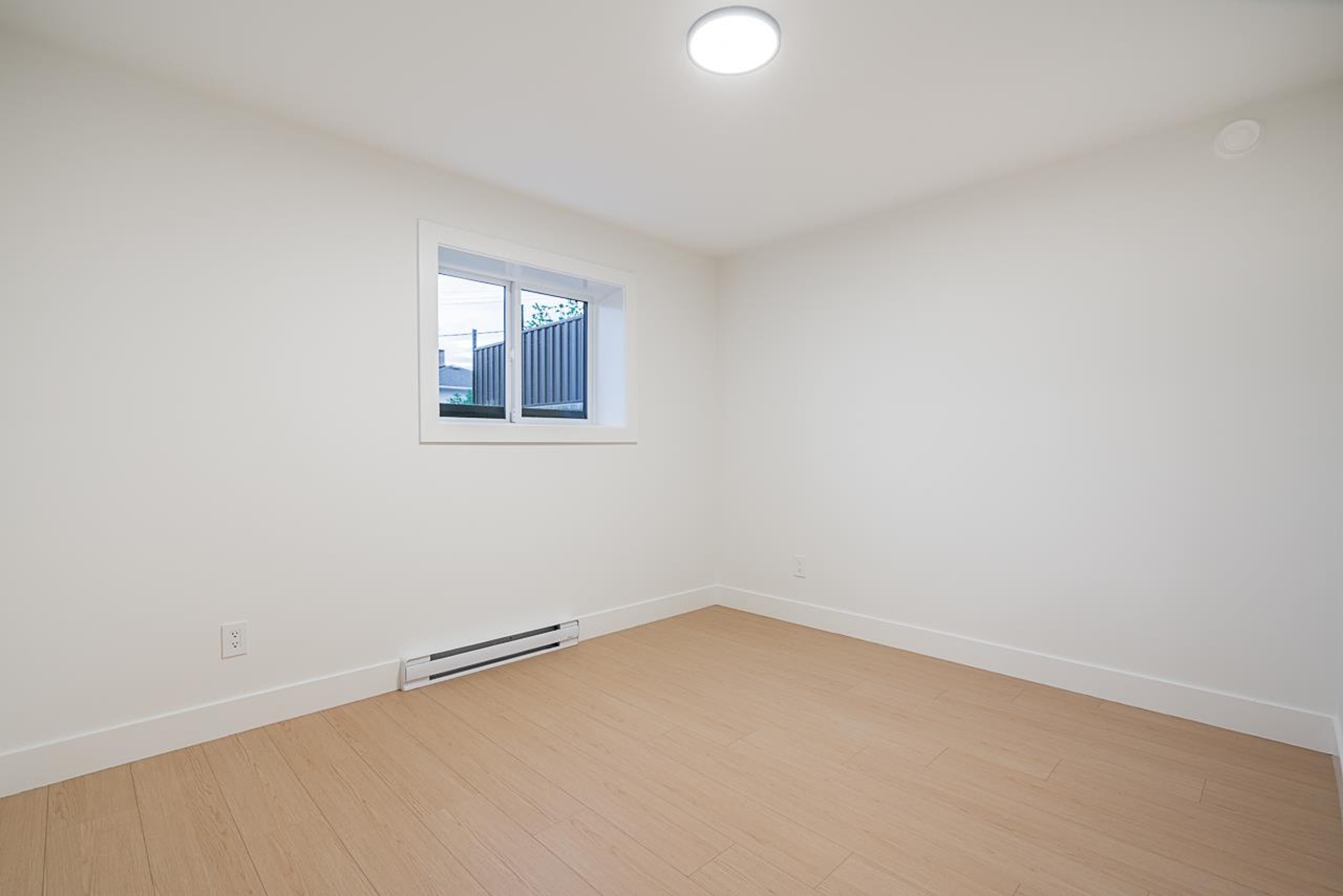 5183 Booth Avenue, Burnaby - Exteriors - Photo 5