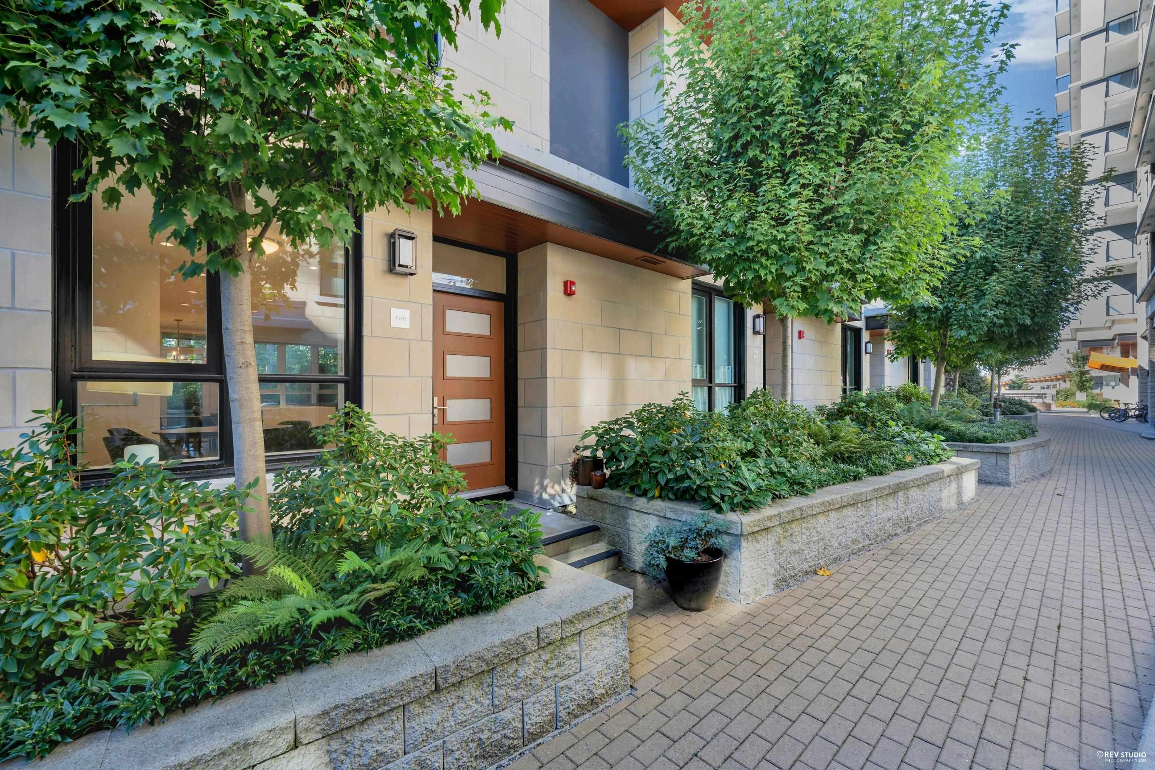 5410 Shortcut Road, Vancouver - Exteriors - Full Complex View - Photo 5