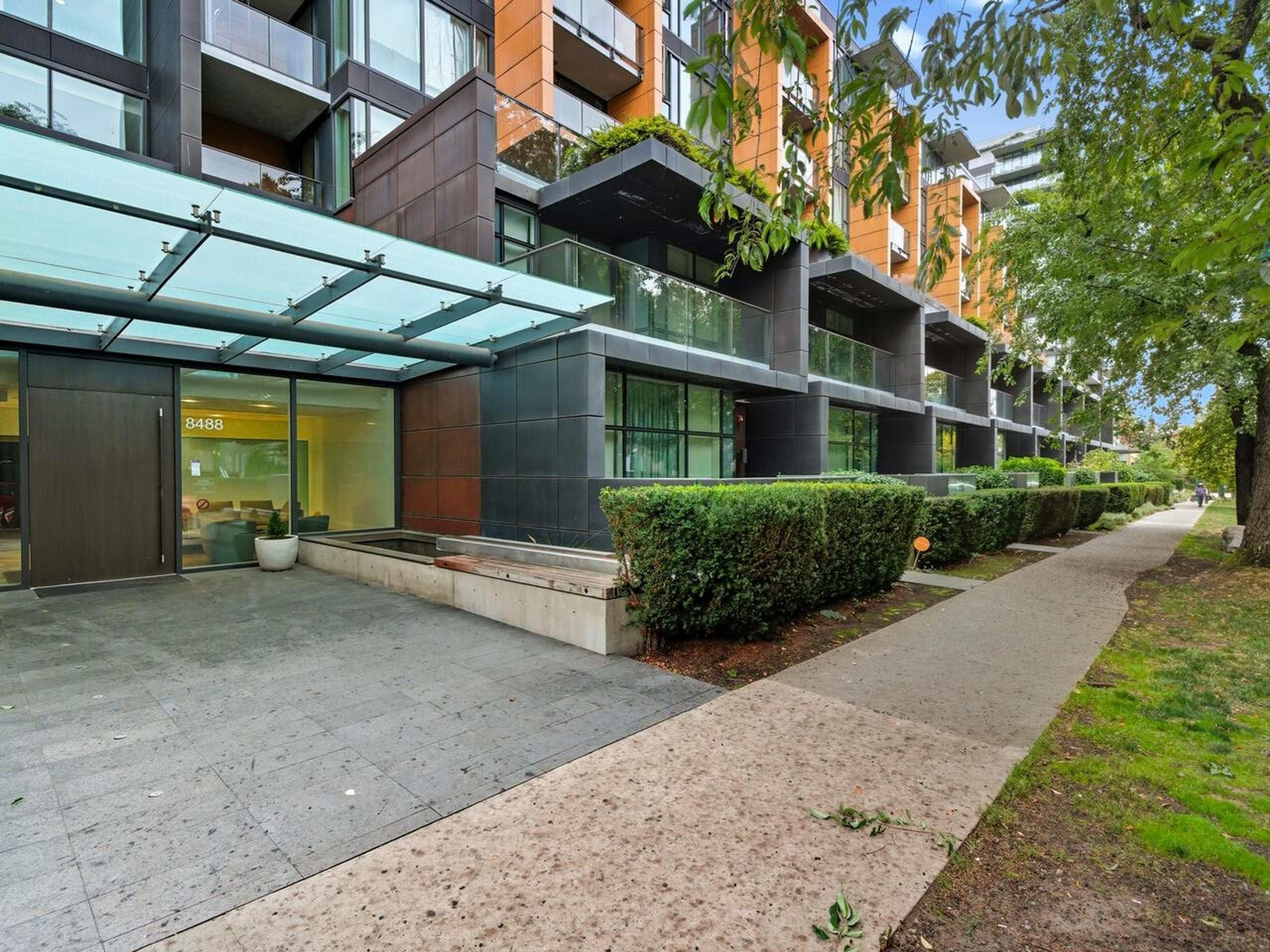 8488 Cornish Street, Vancouver - Exteriors - Photo 4