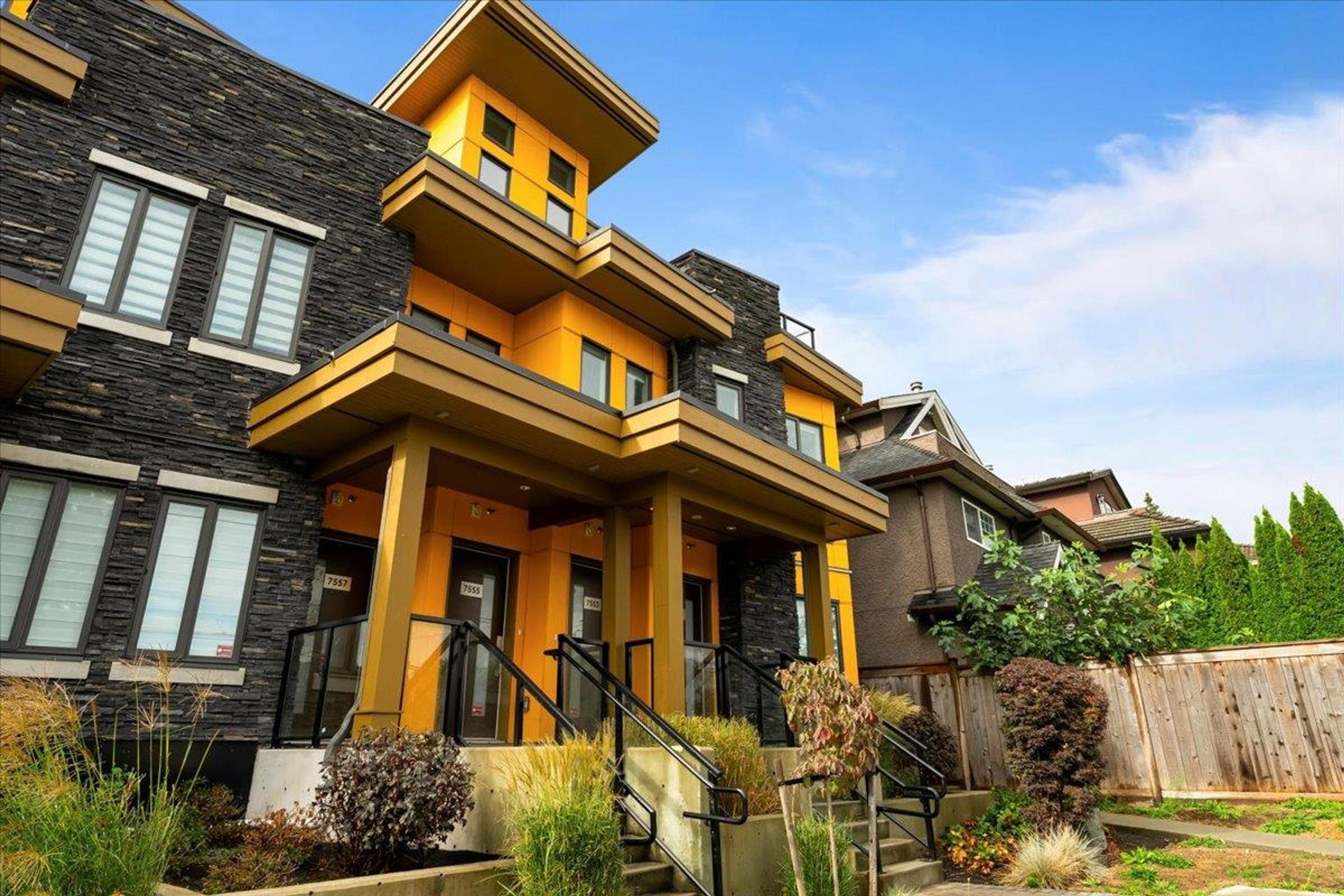 7565 Oak Street, Vancouver - Exteriors - Full Complex View - Photo 1