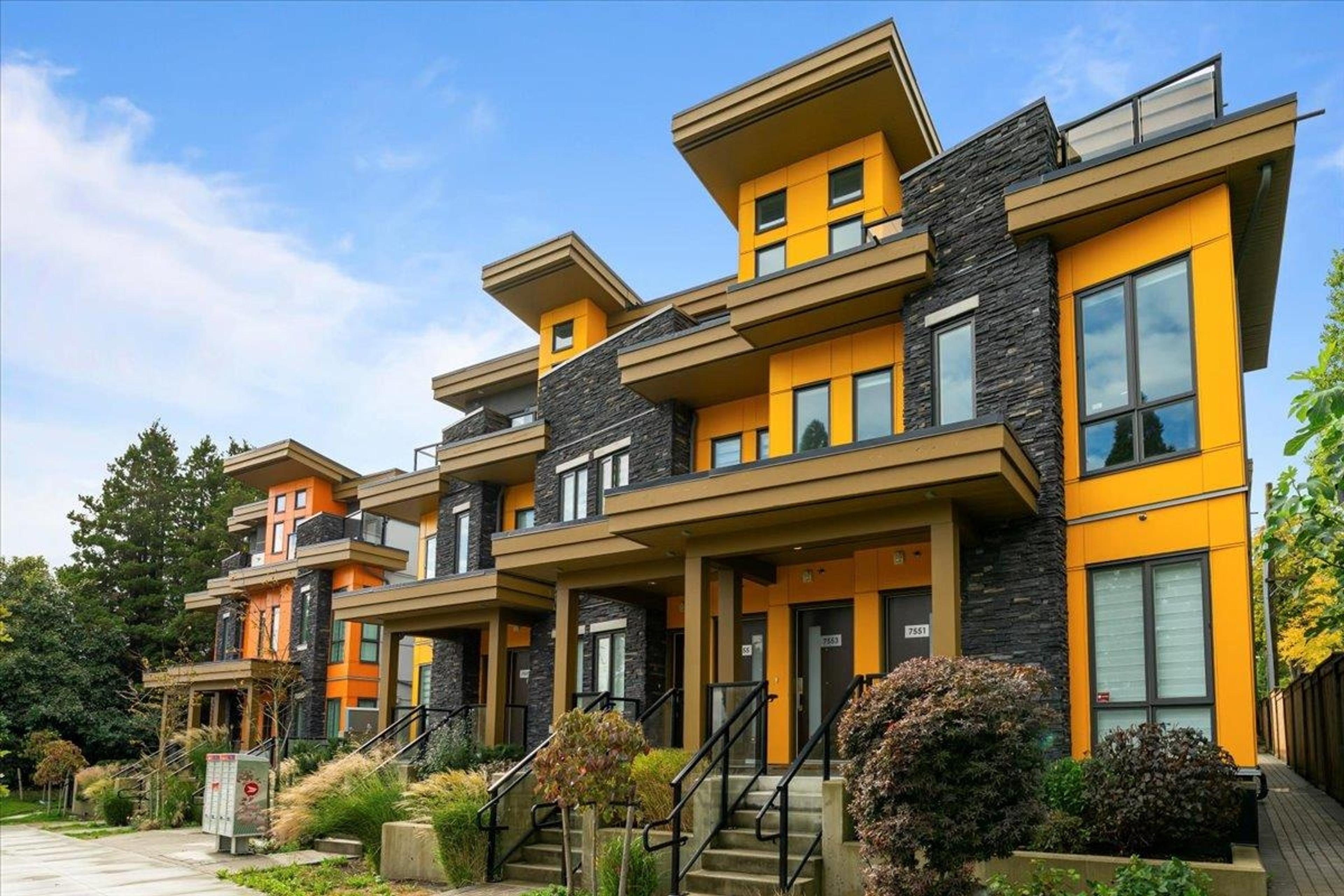 7565 Oak Street, Vancouver - Exteriors - Full Complex View - Photo 3