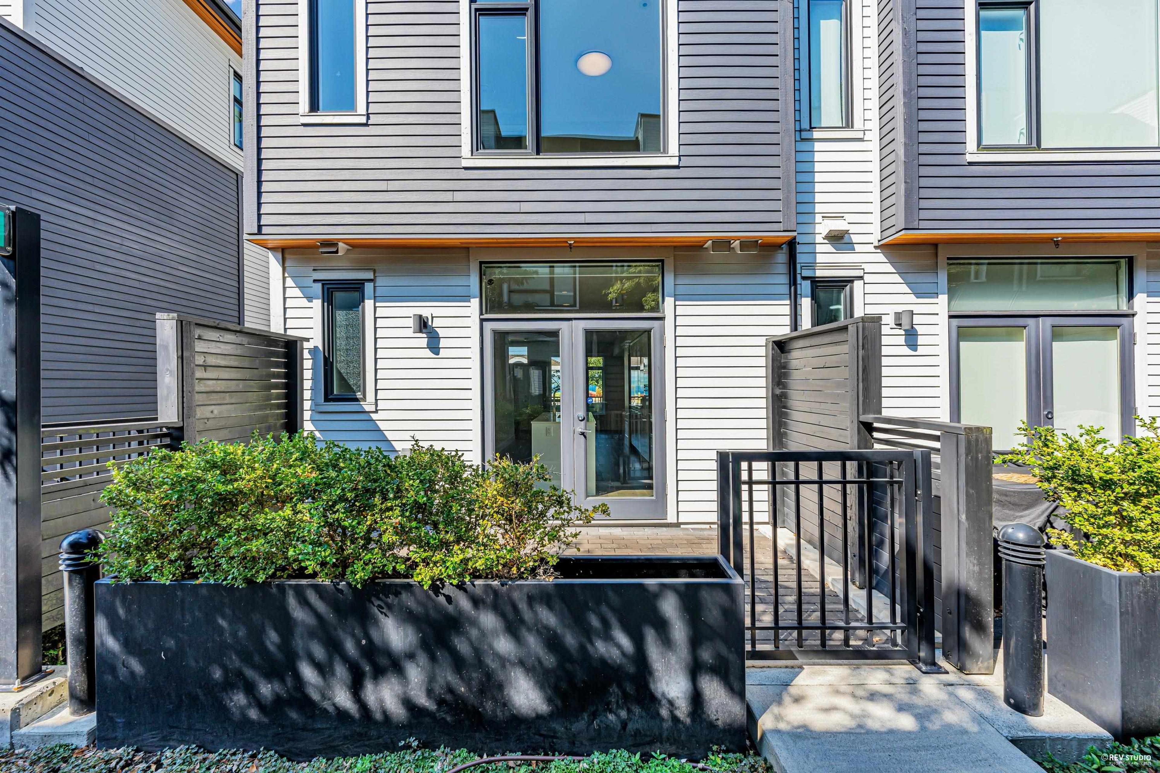 7478 Granville Street, Vancouver - Exteriors - Photo 2