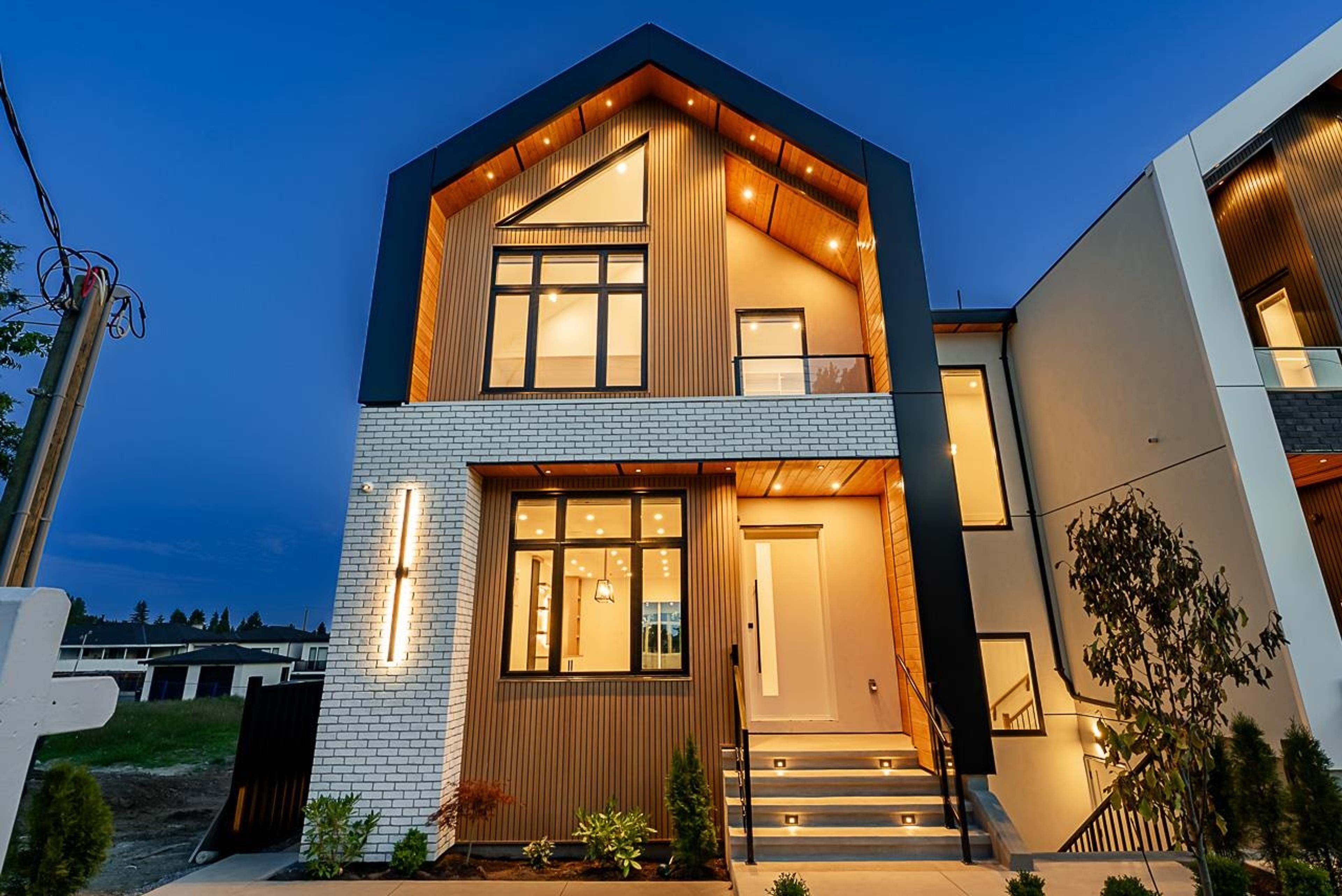 5280 Venables Street, Burnaby - Exteriors - Photo 7