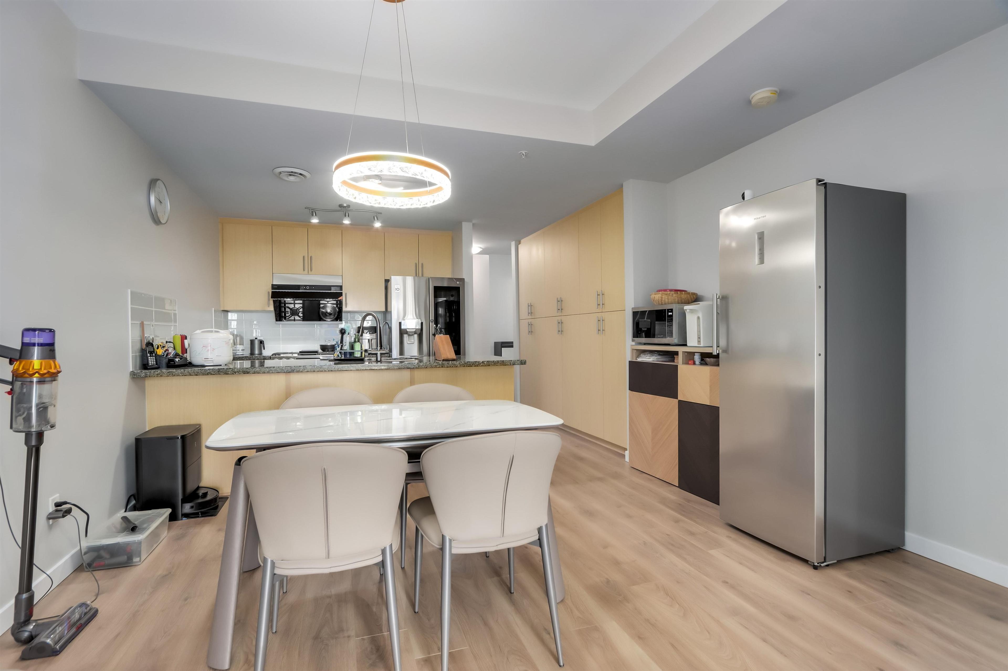 6077 London Road, Richmond - Exteriors - Photo 1