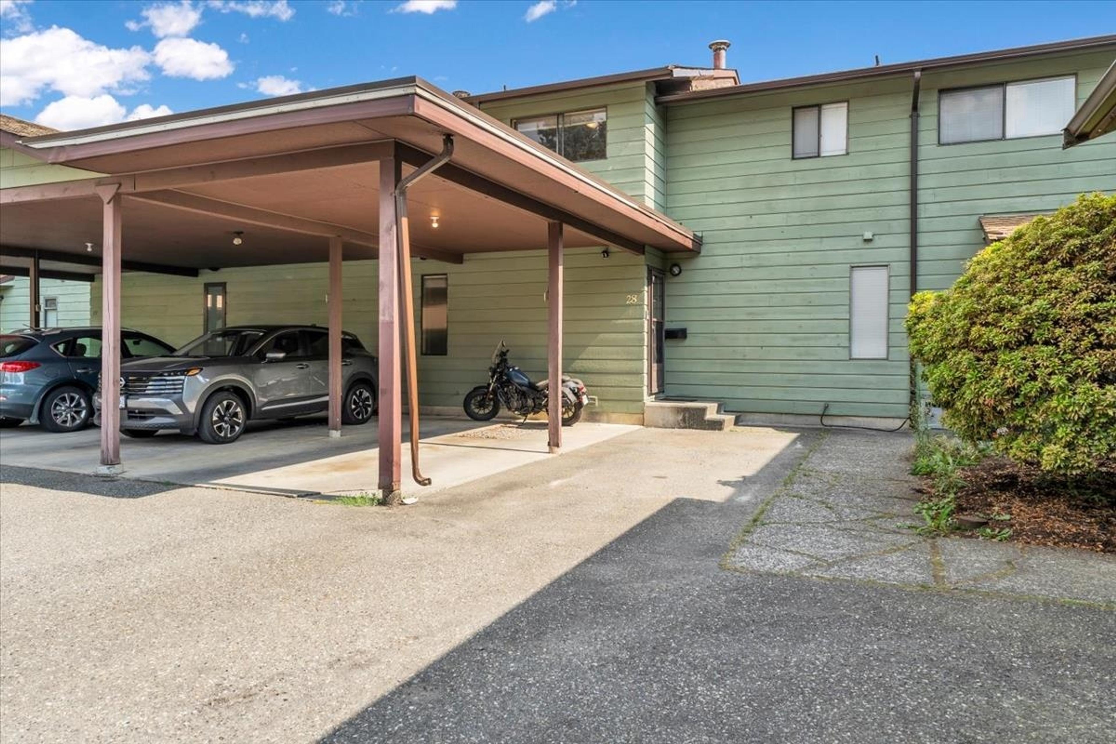 2050 Gladwin Road, Abbotsford - Exteriors - Photo 2