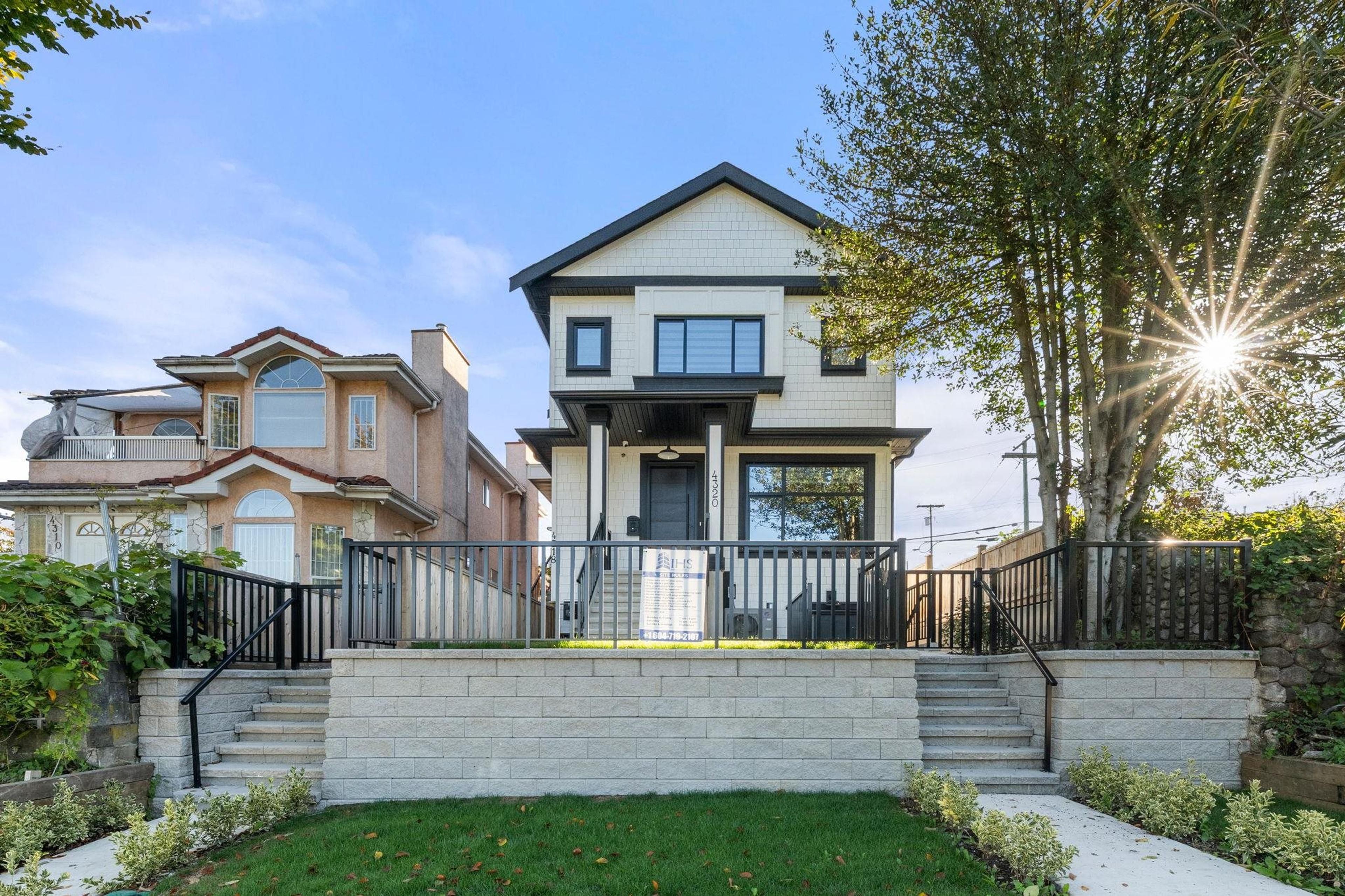 4320 Nanaimo Street, Vancouver - Exteriors - Photo 2