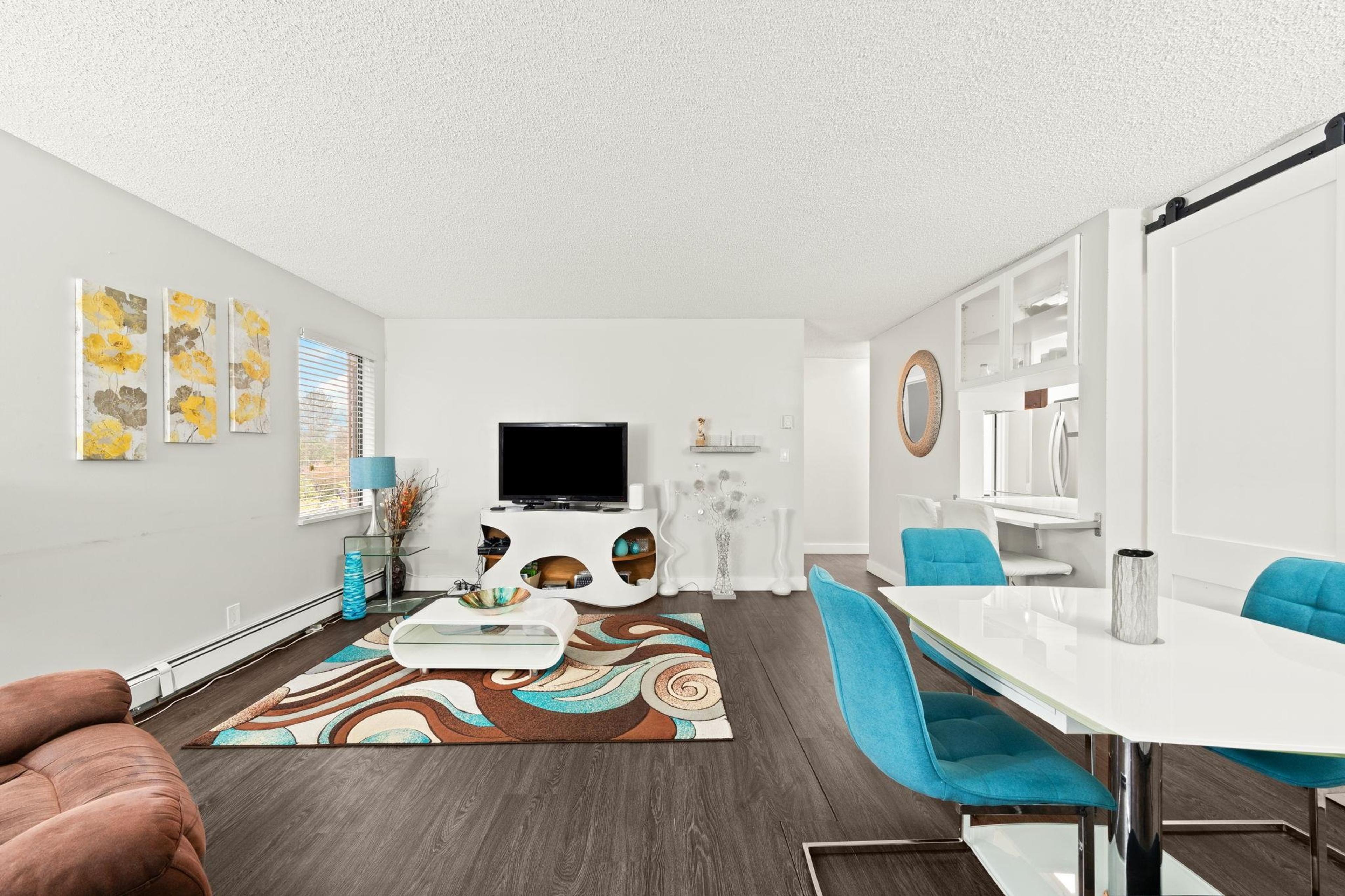 1760 Southmere Crescent, Surrey - Exteriors - Photo 1