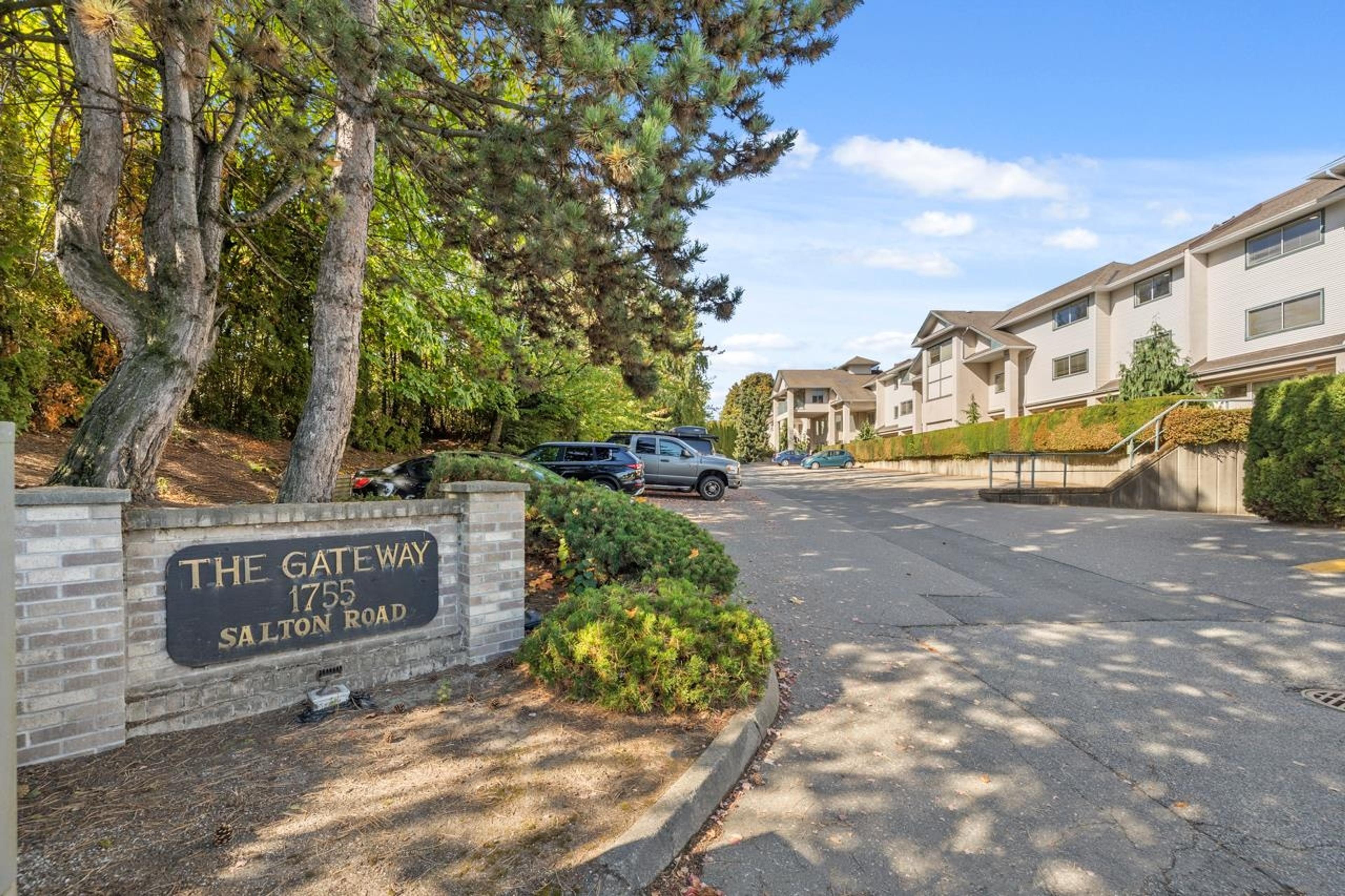 1755 Salton Road, Abbotsford - Exteriors - Full Complex View - Photo 1