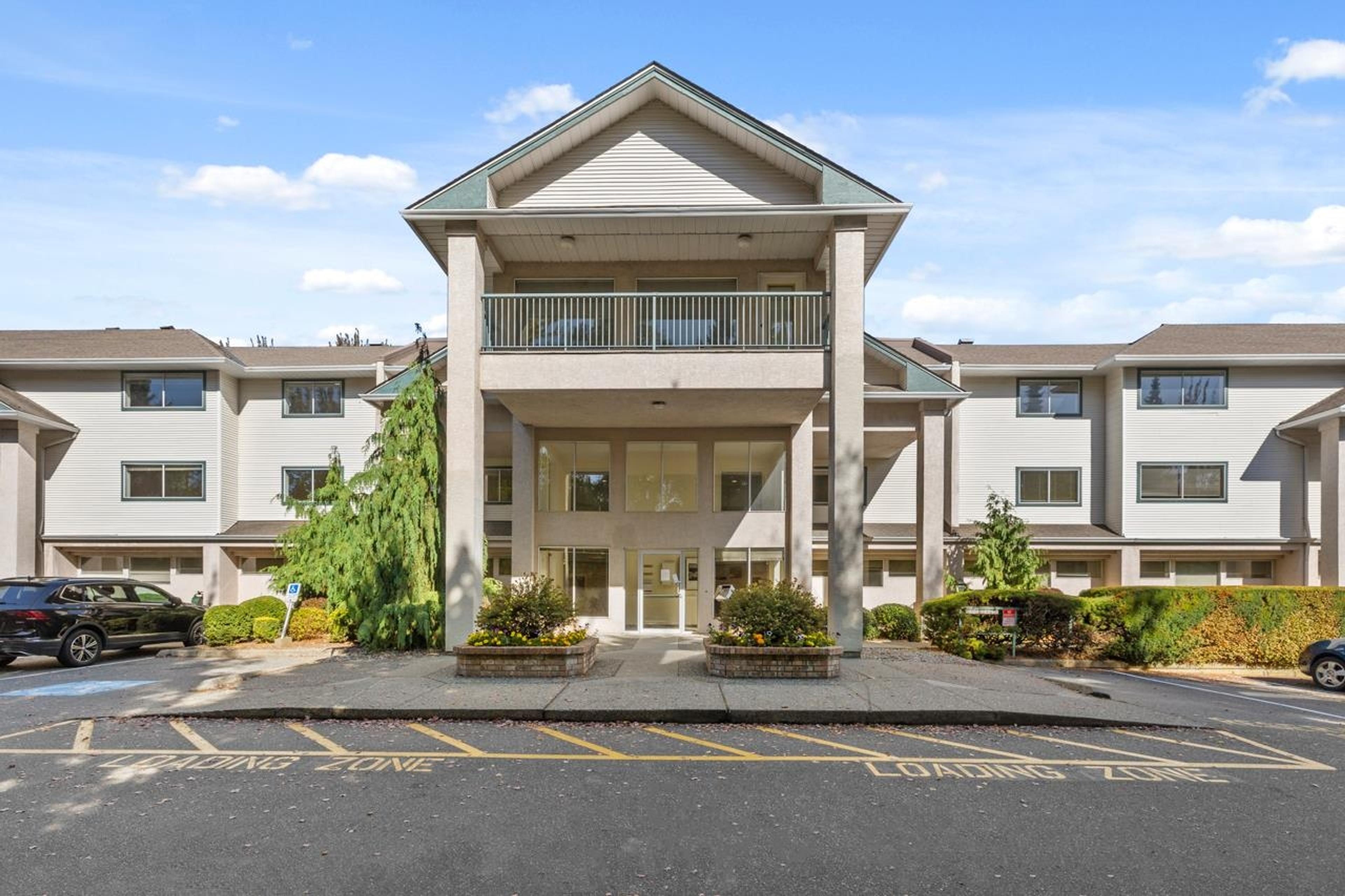 1755 Salton Road, Abbotsford - Exteriors - Full Complex View - Photo 2