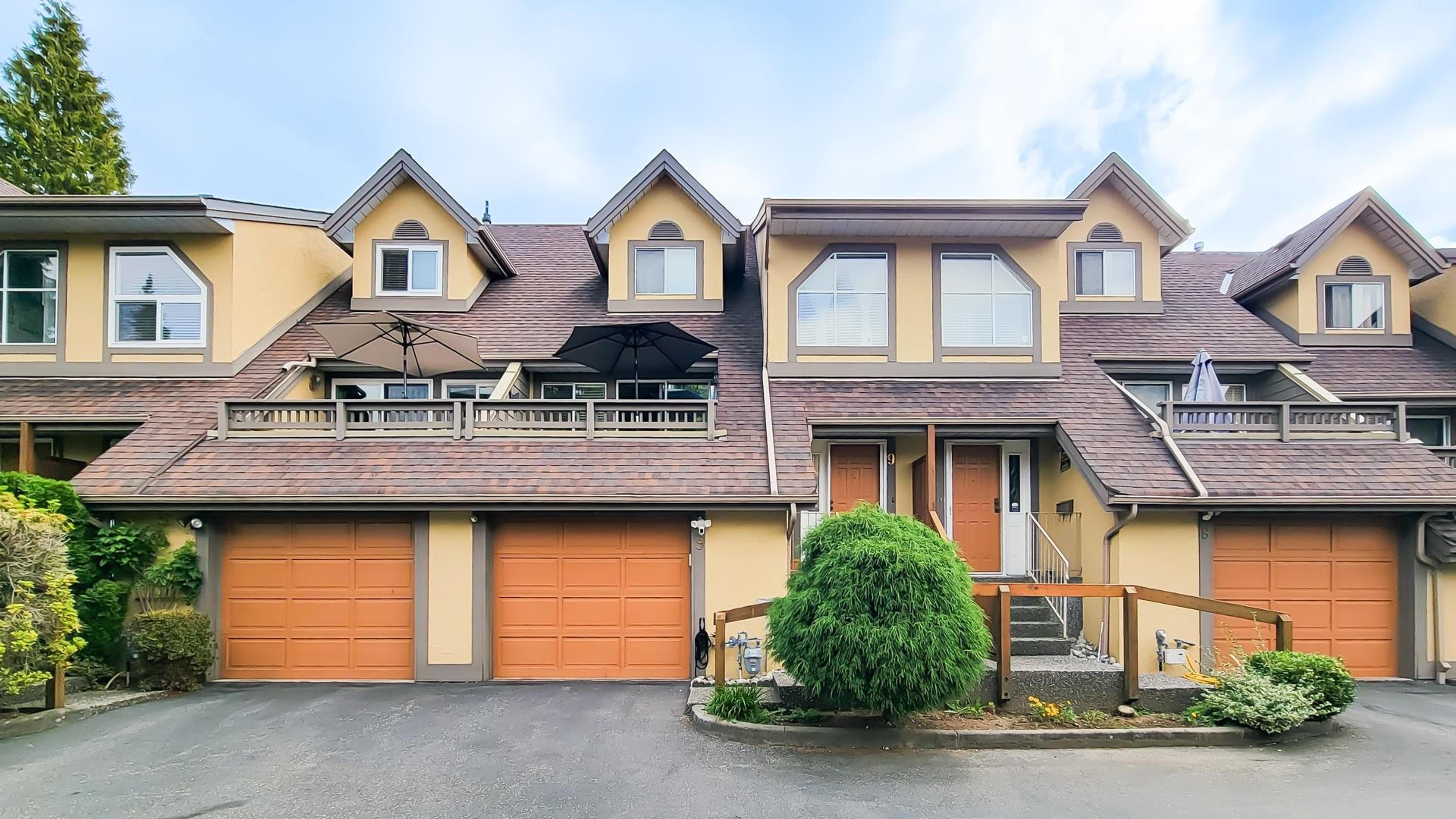 2952 Nelson Place, Abbotsford - Exteriors - Full Complex View - Photo 2