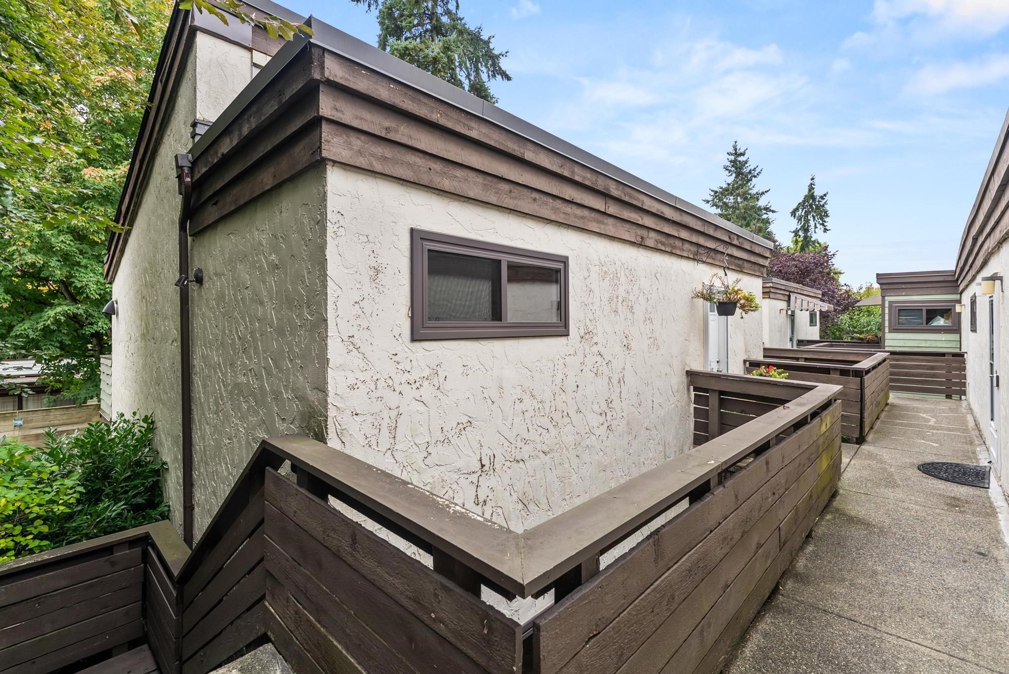 11791 King Road, Richmond - Exteriors - Photo 3