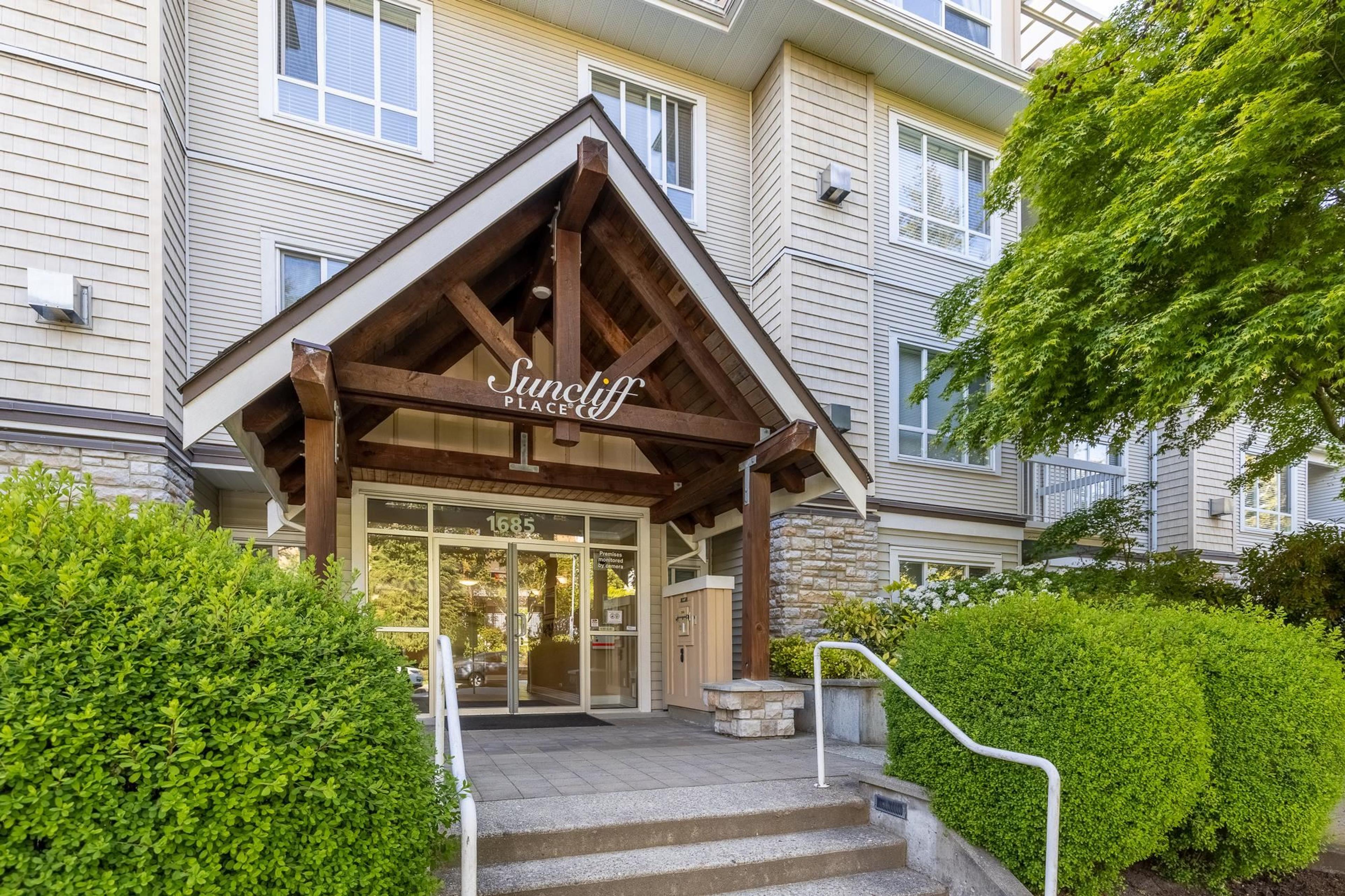 1685 152a Street, Surrey - Exteriors - Photo 3