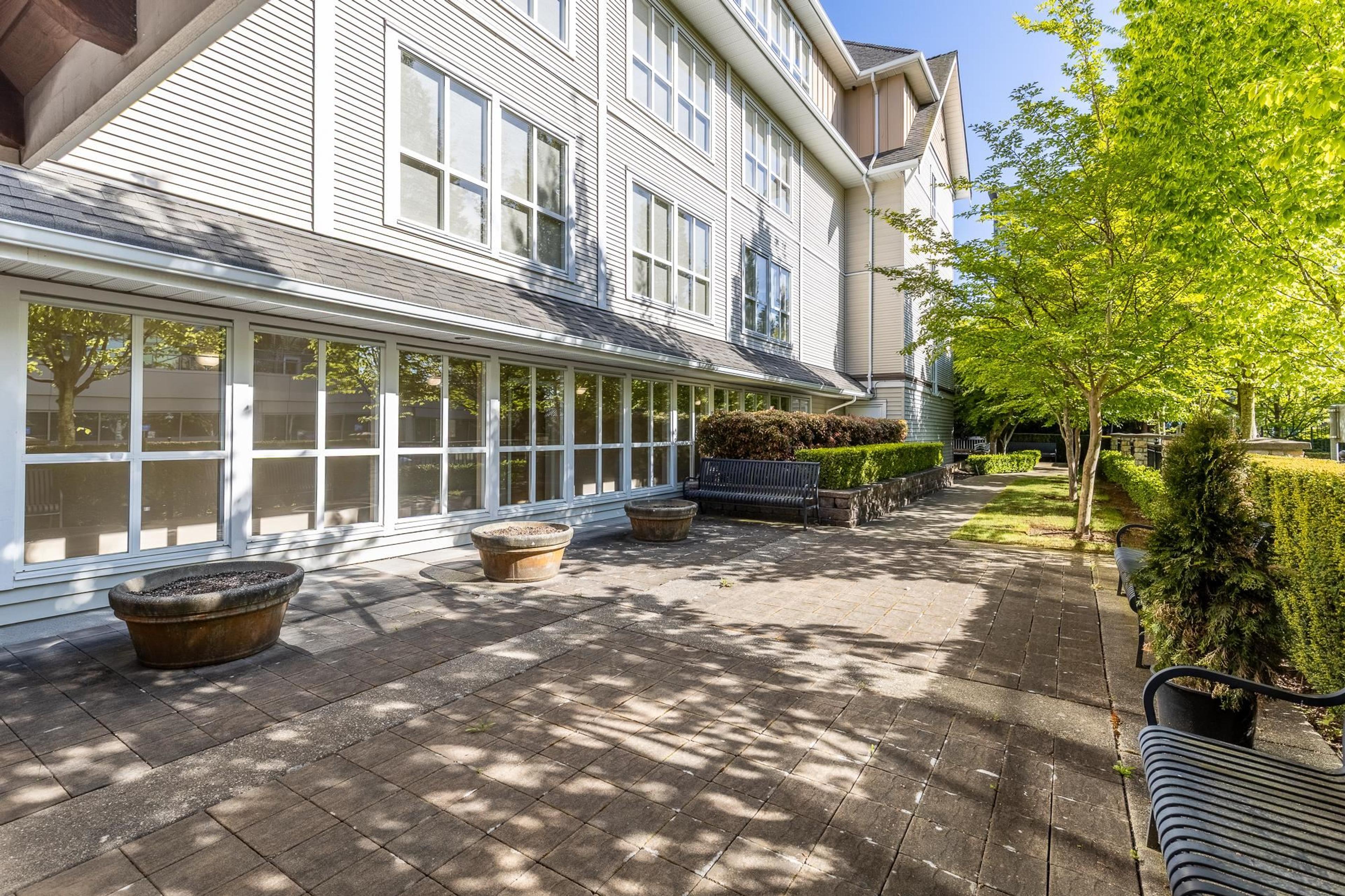 1685 152a Street, Surrey - Exteriors - Photo 4