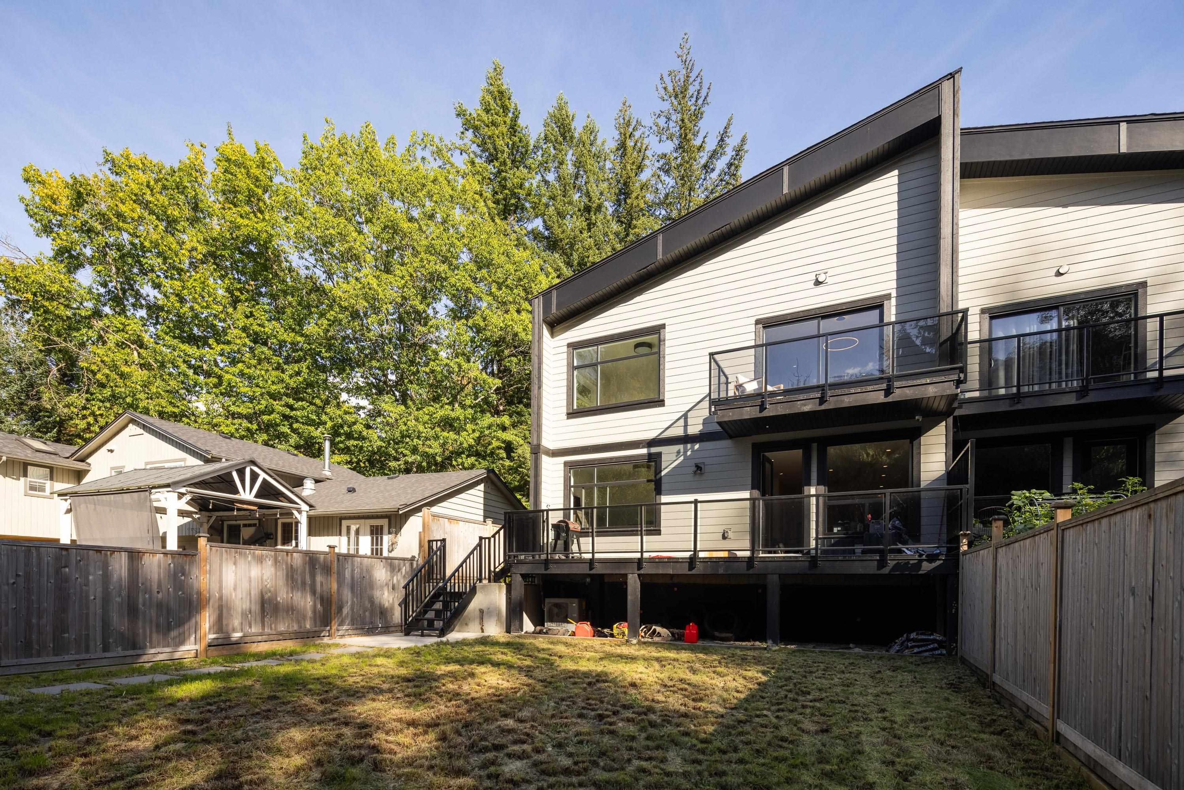 41727 Government Road, Squamish - Exteriors - Photo 3