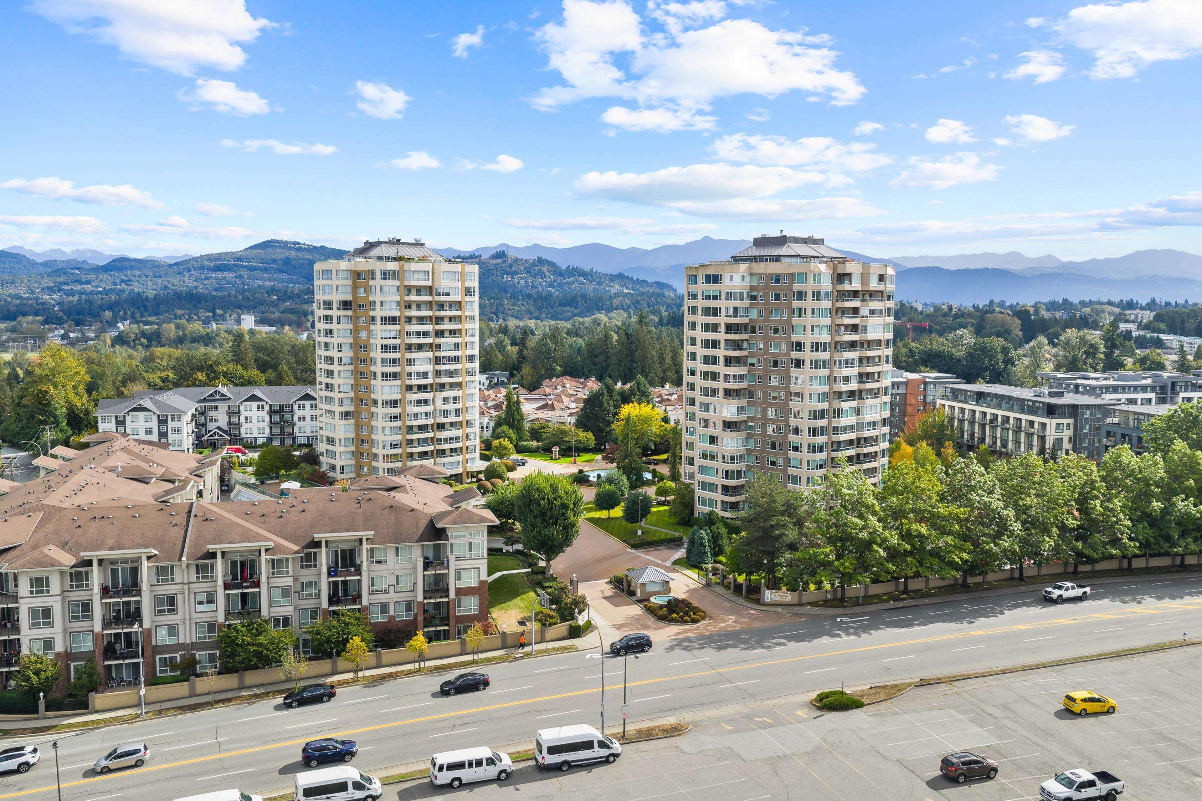 3190 Gladwin Road, Abbotsford - Exteriors - Full Complex View, Drone/Aerial View - Photo 5