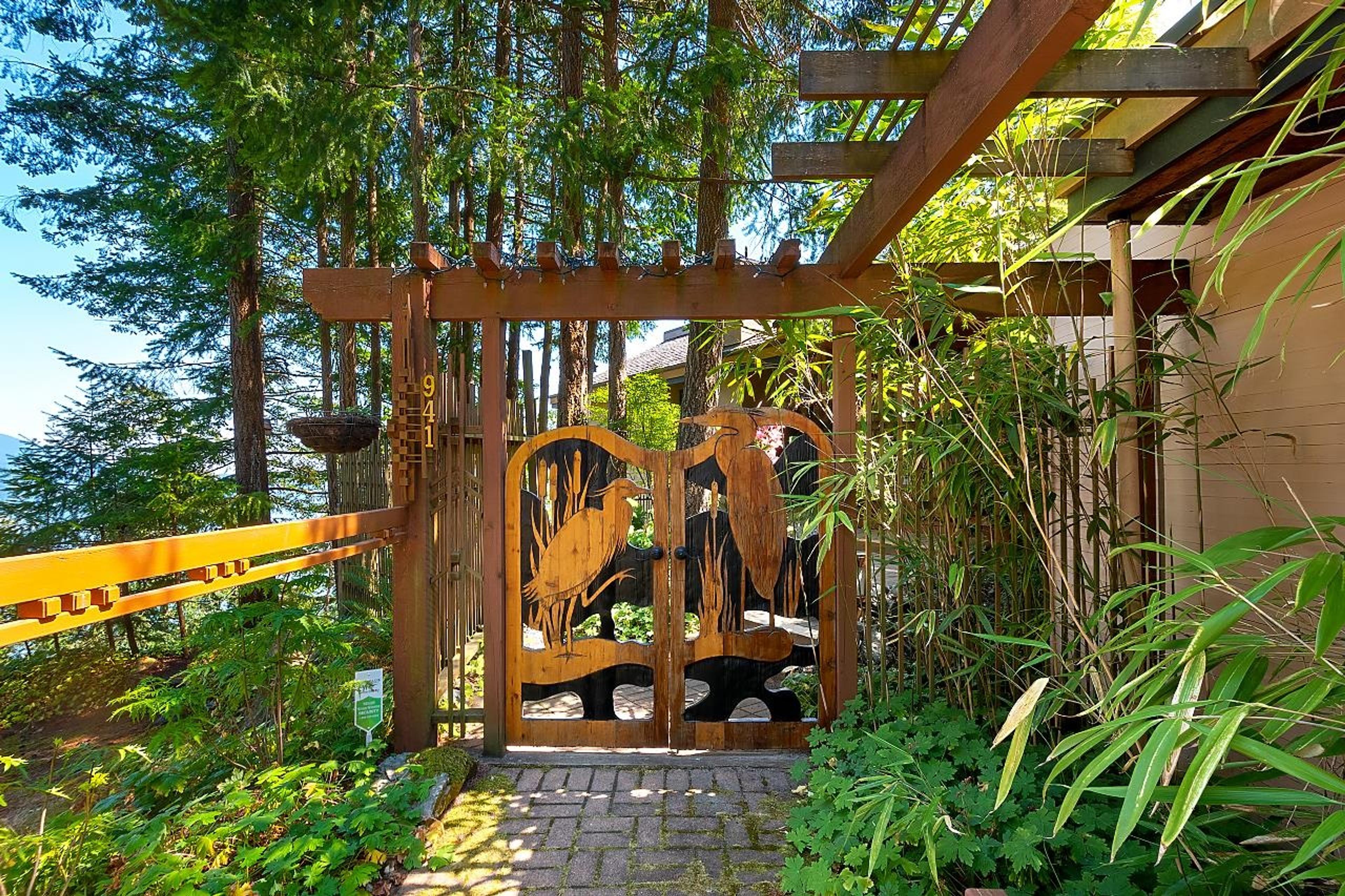 845 Valhalla Place, Bowen Island - Exteriors - Photo 3